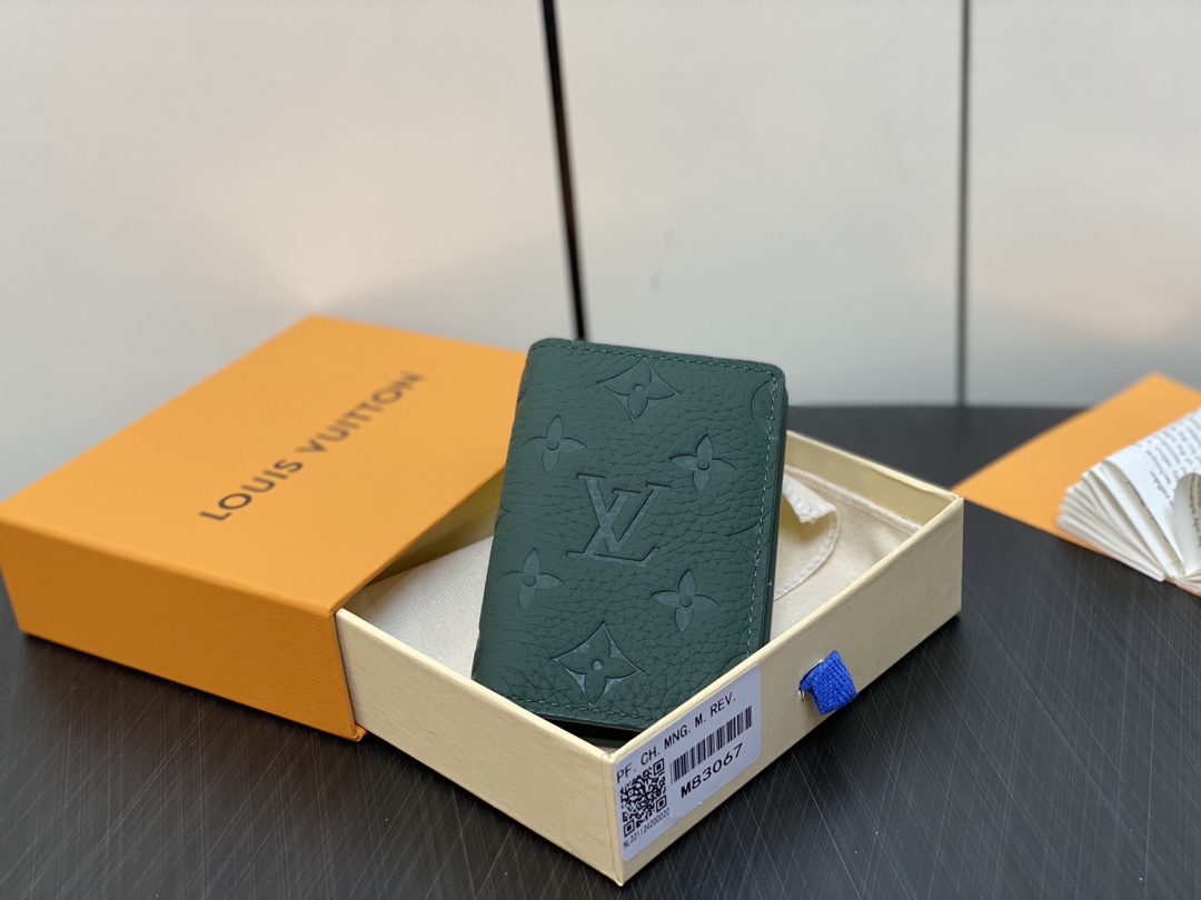 Louis Vuitton Portefeuille Kleine portemonnee Donkergroen Groen Taurillon Koeienhuid M83067