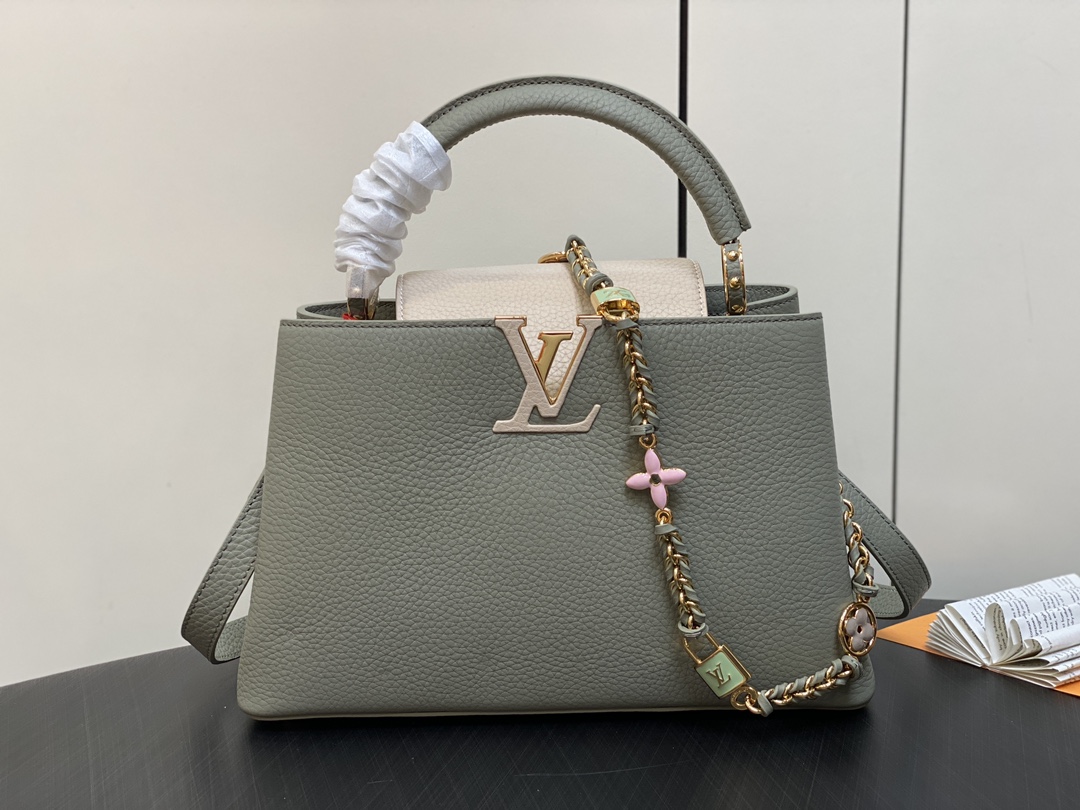 Louis Vuitton LV Capucines Bolsos de mano Verde Blanco Taurillon Piel de alpaca real Cadena M23950