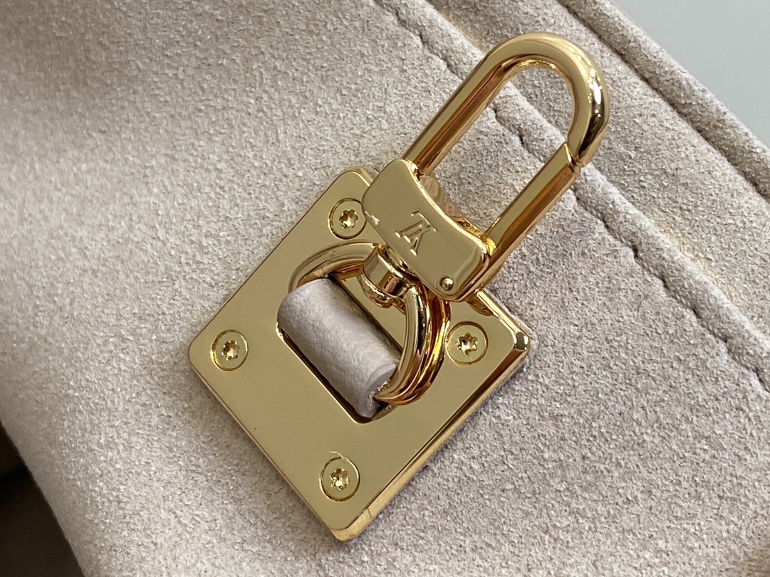 顶级原单M22311浅灰全皮四方包系列Lock&Go手袋M23637以时尚设计与考究细节传递潮流格调Ay