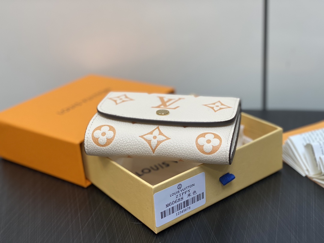 顶级原单M60688杏色丝印全皮三折钱包系列Emilie钱夹此款钱夹为柔软的MonogramEmprei