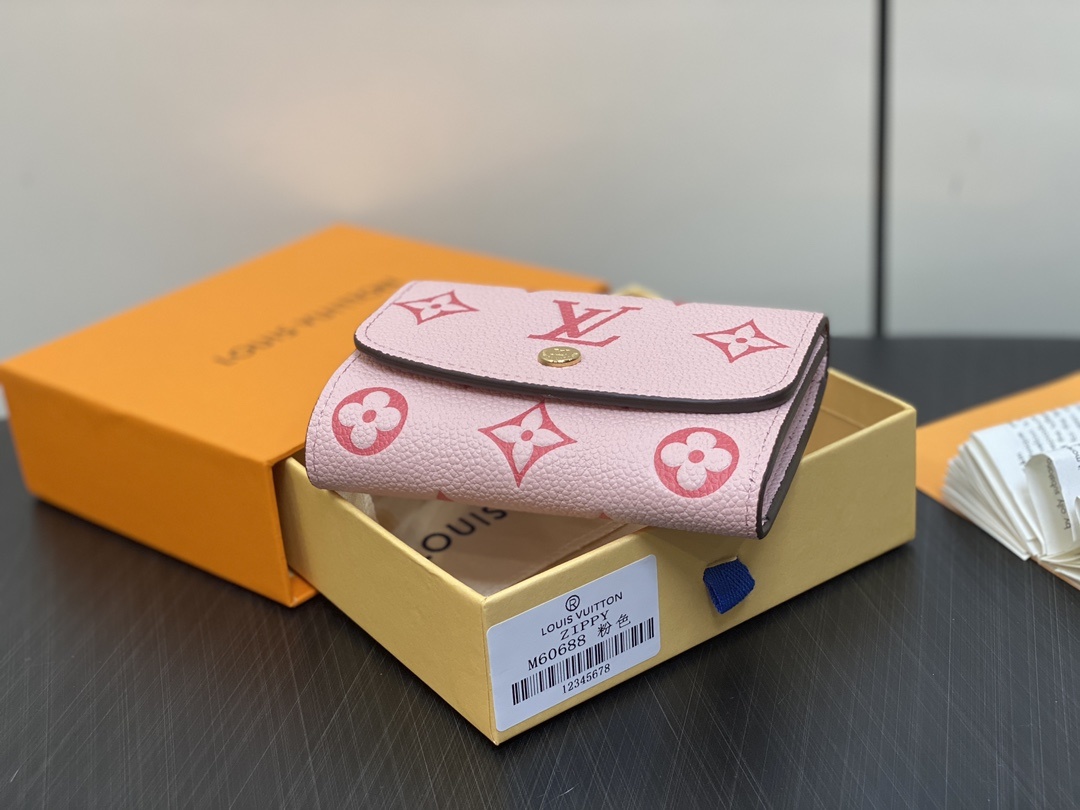 顶级原单M60688粉色丝印全皮三折钱包系列Emilie钱夹此款钱夹为柔软的MonogramEmprei