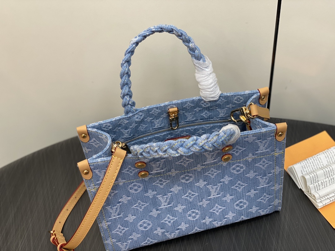 顶级原单M24897浅蓝丹宁牛仔变码芯片版四方包系列本款OnTheGo小号手袋选用棉质丹宁织就Monog