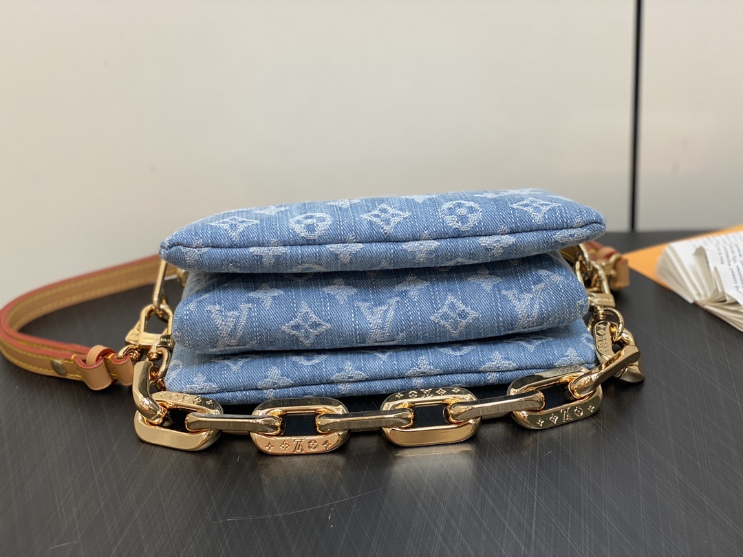 顶级原单M11401浅蓝丹宁牛仔链条包系列CoussinBB手袋本款CoussinBB为棉质丹宁织就Mo
