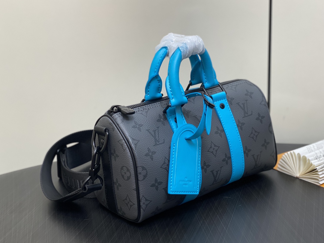 顶级原单M11645蓝色银花男士枕头包系列本款Keepall25手袋取材MonogramEclipseR