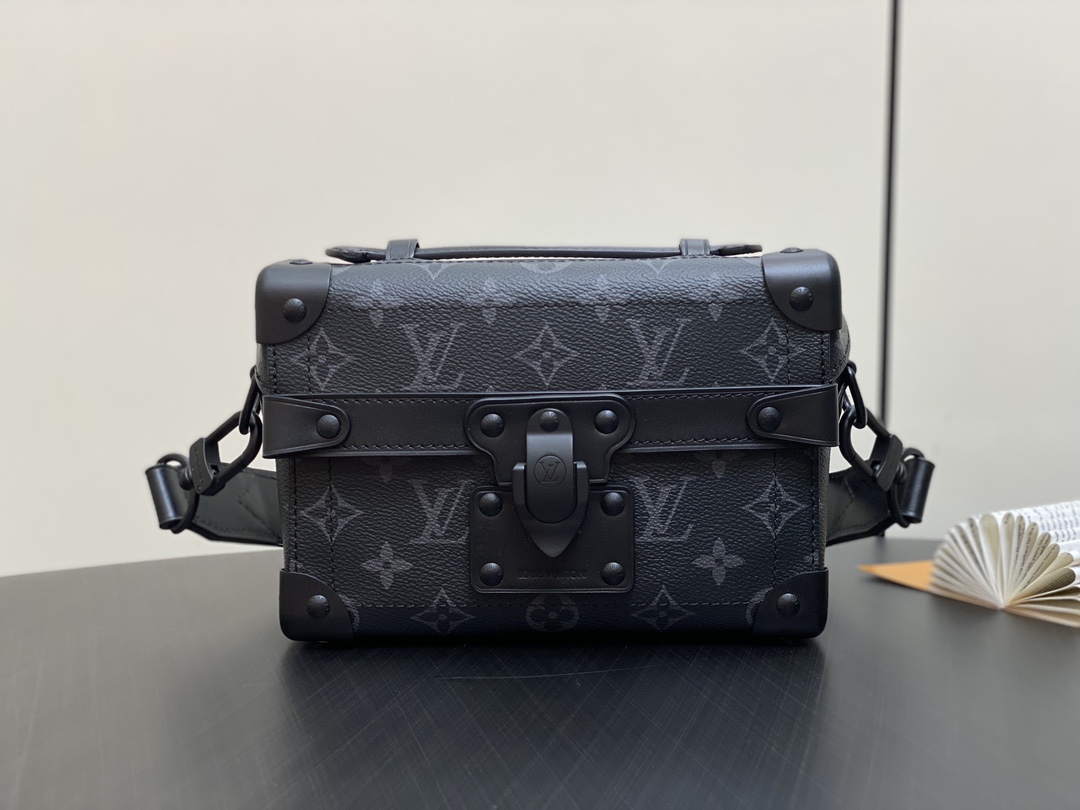 Louis Vuitton Taschen Handtaschen Umhängetaschen  & Schultertaschen Schwarz Monogram Eclipse Leinwand M11743