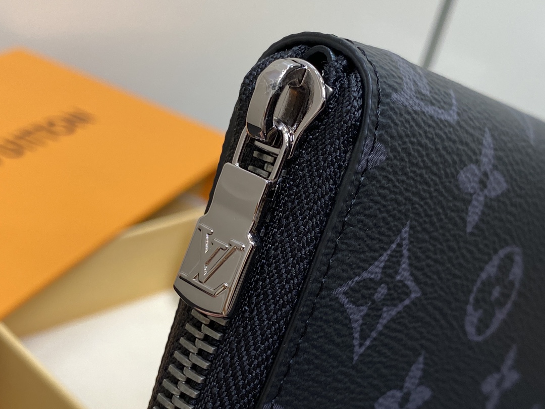 Louis Vuitton Zippy Horizontal Wallet Monogram Eclipse Canvas 8 i1722753428 1215 5
