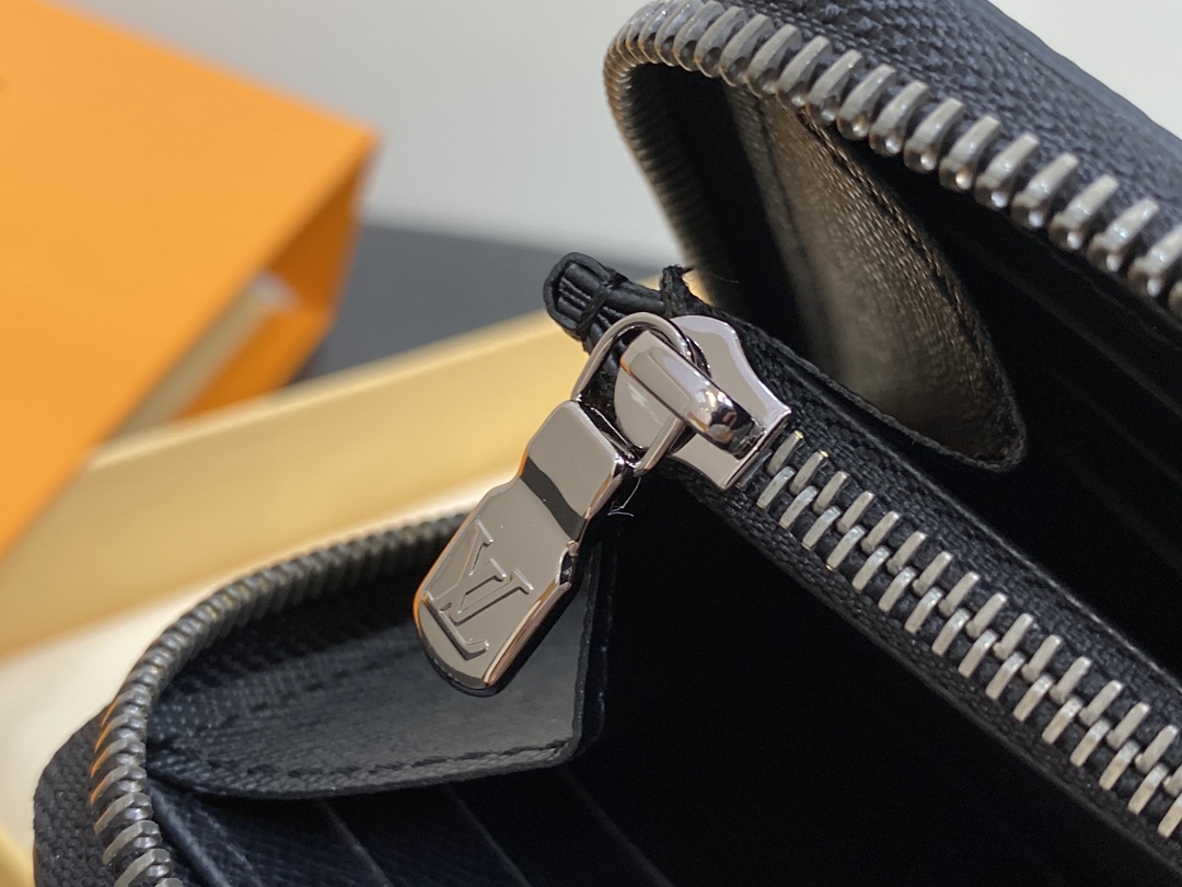 Louis Vuitton Zippy Horizontal Wallet Monogram Eclipse Canvas 11 i1722753428 1584 8