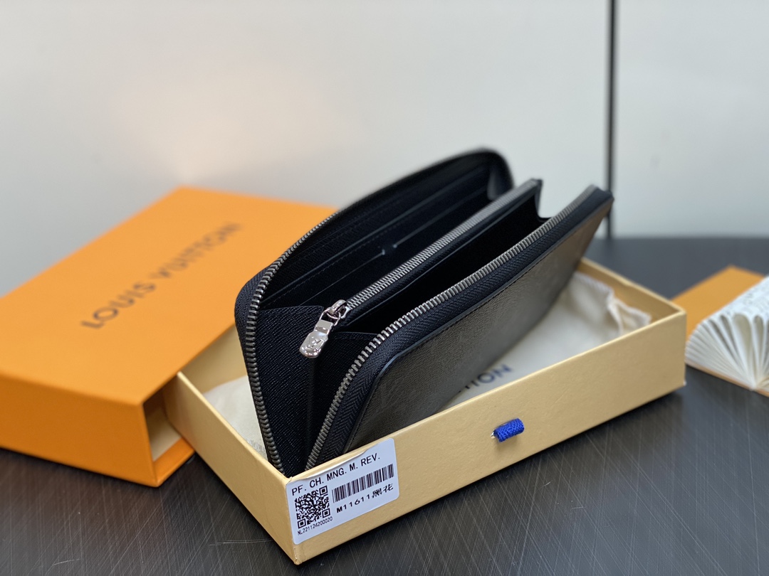 Louis Vuitton Zippy Horizontal Wallet Monogram Eclipse Canvas 9 i1722753428 7969 6