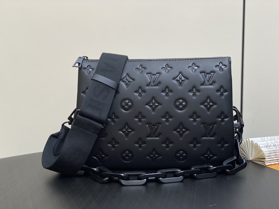 Louis Vuitton LV Coussin Bolsos de mano Bolsos cruzados y bandoleras Negro Cadena M11370