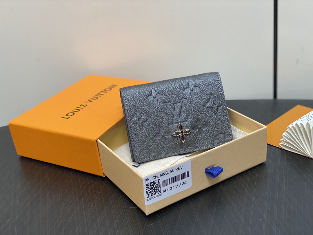 Louis Vuitton Portefeuilles Porte-Cartes Acheter la première copie de réplique
 Gris Empreinte​ Série hiver M12177