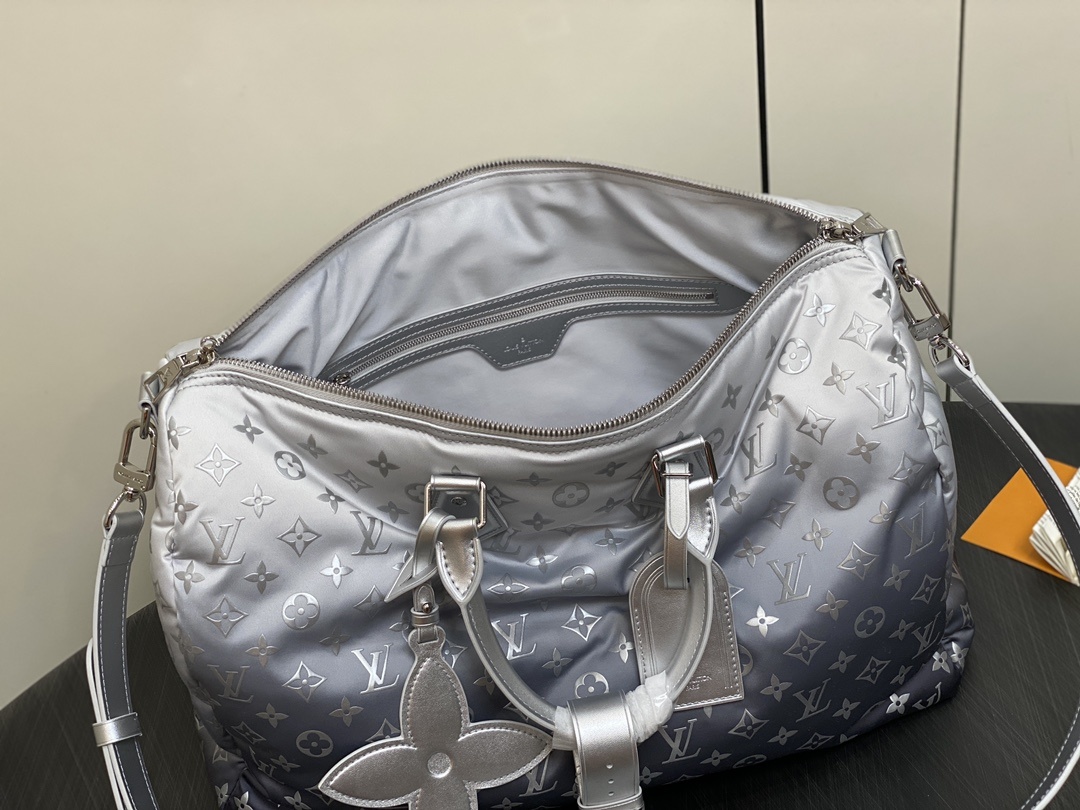 顶级原单M12067银色羽绒旅行袋系列滑雪系列KEEPALLBANDOULIÈRE45旅行袋本款Keep