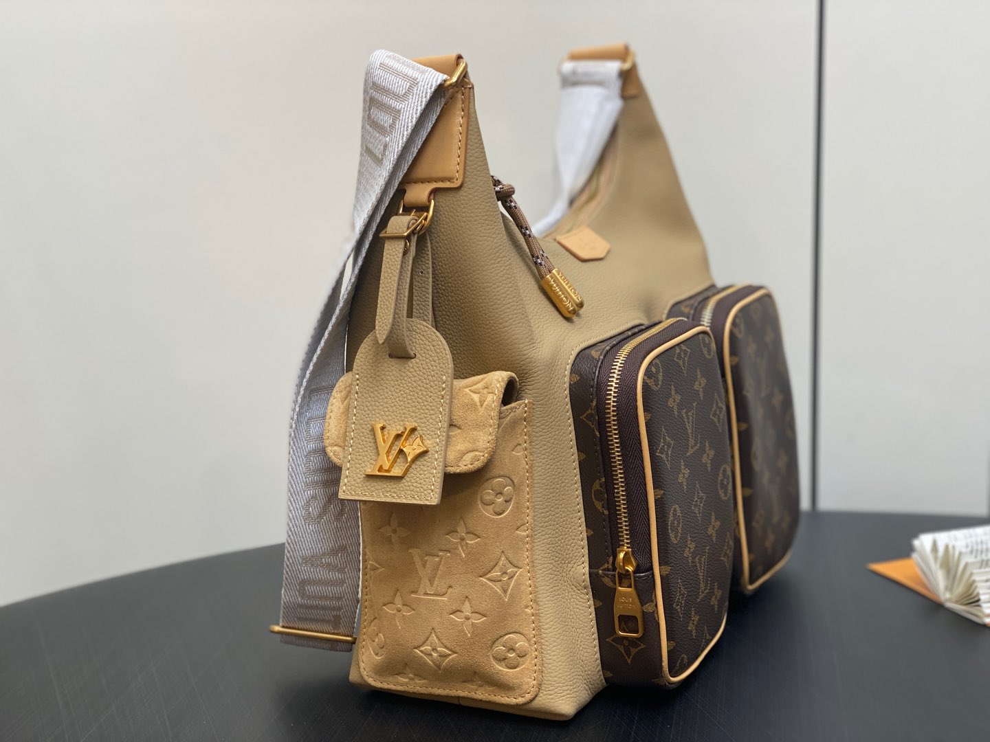 【顶级原单】M12697老花棕色 男包斜挎包系列 HOBO CARGO 手袋 Hobo Cargo 手袋
