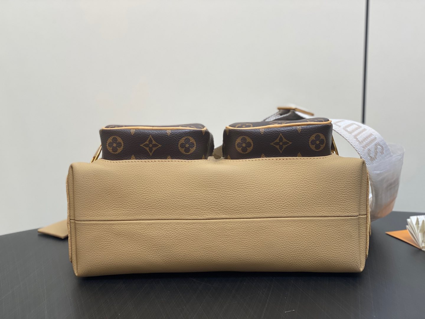 【顶级原单】M12697老花棕色 男包斜挎包系列 HOBO CARGO 手袋 Hobo Cargo 手袋