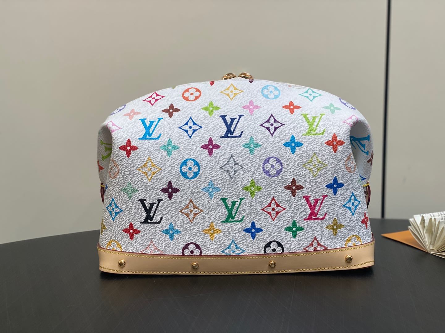 【顶级原单】M13743白彩 化妆包系列 POCHETTE COSMÉTIQUE 大号化妆包  2025