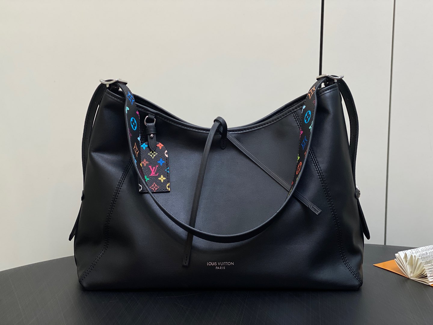 【顶级原单】M13105黑色全皮黑彩 购物袋系列 CarryAll Dark LT中号手袋 黑色（三彩-