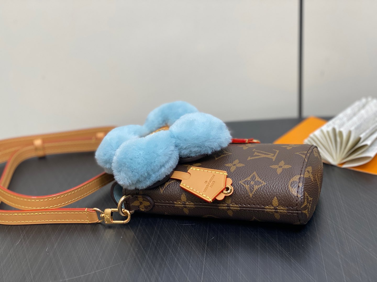 【顶级原单】M12269老花/蓝色 太阳花手机包系列 VIVIENNE 手机包 老花/蓝色（太阳花） V