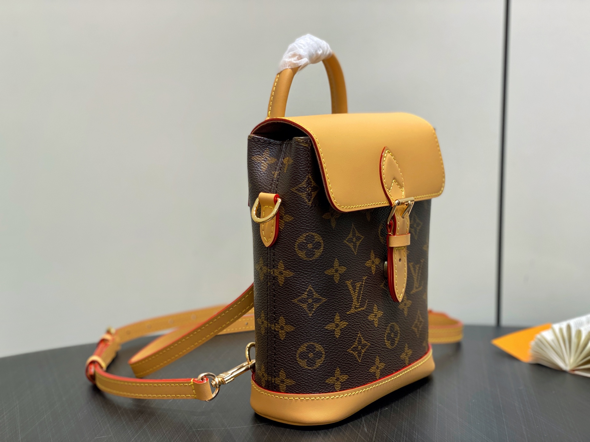 【顶级原单】M14651老花黄皮 迷你双肩包 SOHO mini 双肩包 以Monogram帆布材质展示