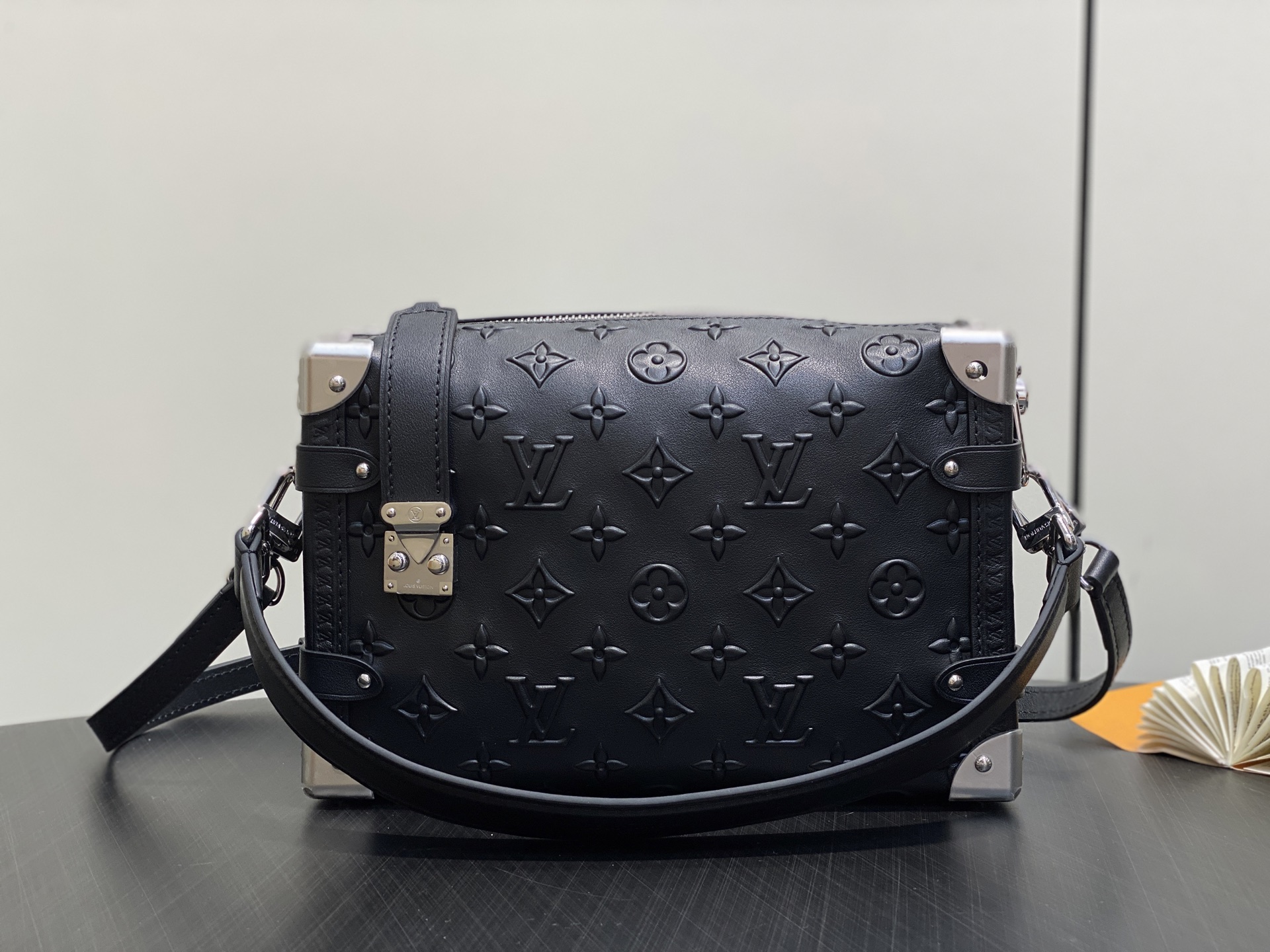 【顶级原单】M14572黑色全皮 软盒子包箱子 Petite Malle 手袋 Nicolas Ghes