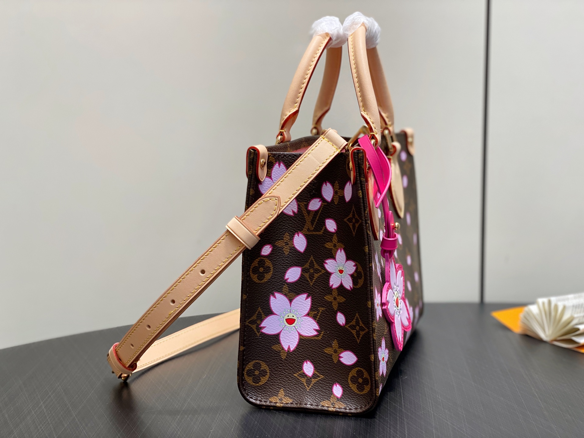 【顶级原单】M13269老花 樱花/村上隆 四方包 OnTheGo 小号手袋 本款 OnTheGo Jh