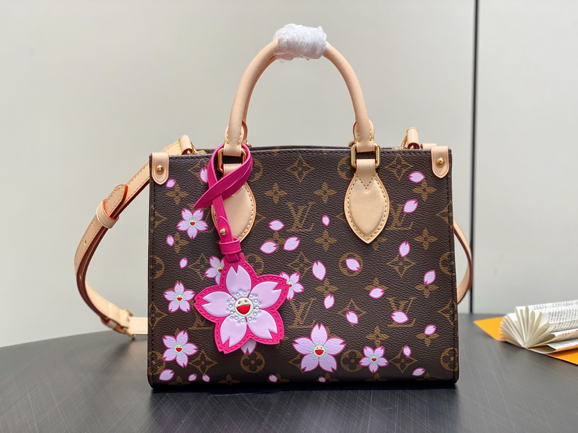 【顶级原单】M13269老花 樱花/村上隆 四方包 OnTheGo 小号手袋 本款 OnTheGo Jh