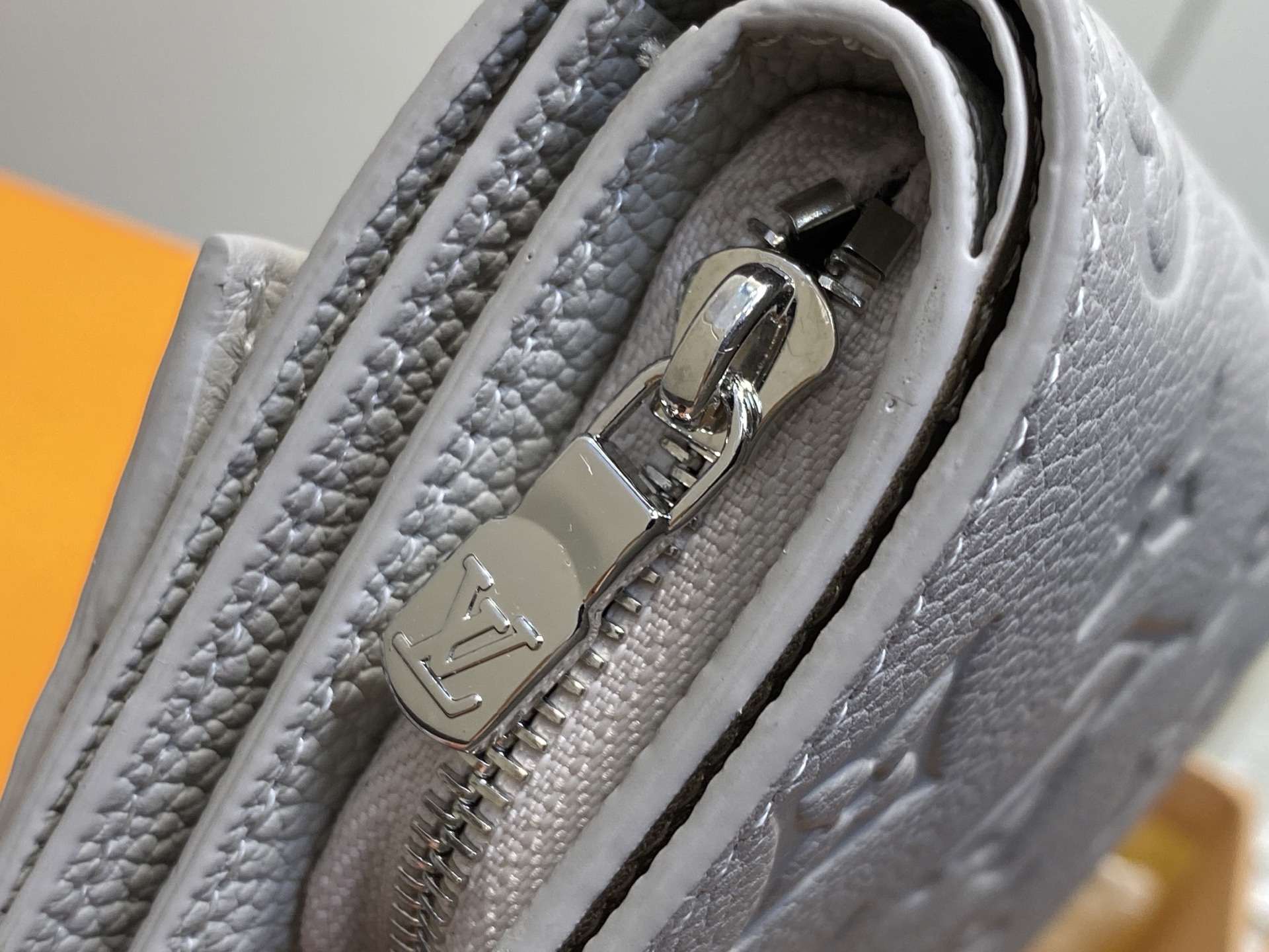 【顶级原单】M13464浅灰色全皮压花 三折钱包 Pochette Metis Compact 钱夹 和