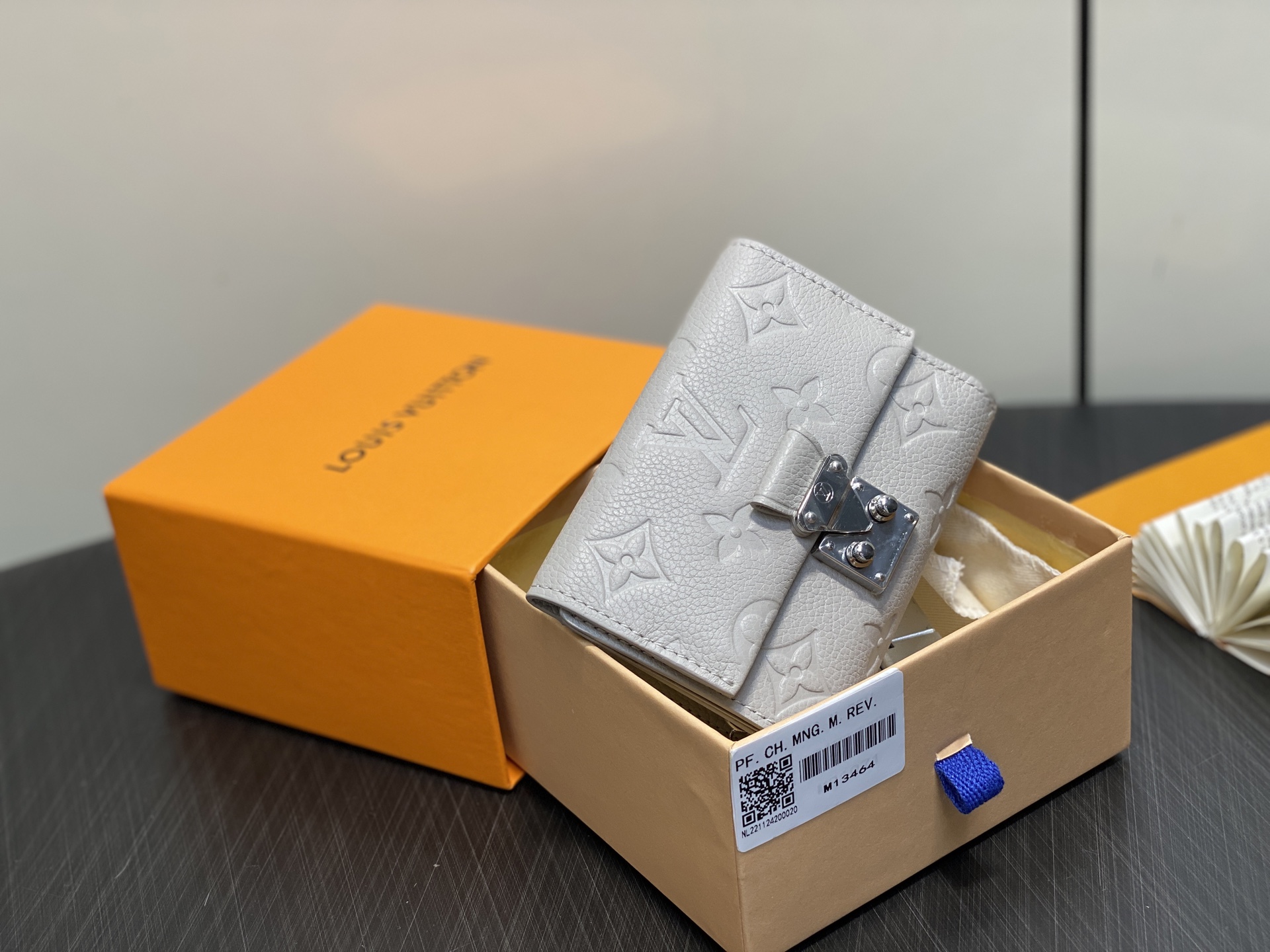 【顶级原单】M13464浅灰色全皮压花 三折钱包 Pochette Metis Compact 钱夹 和