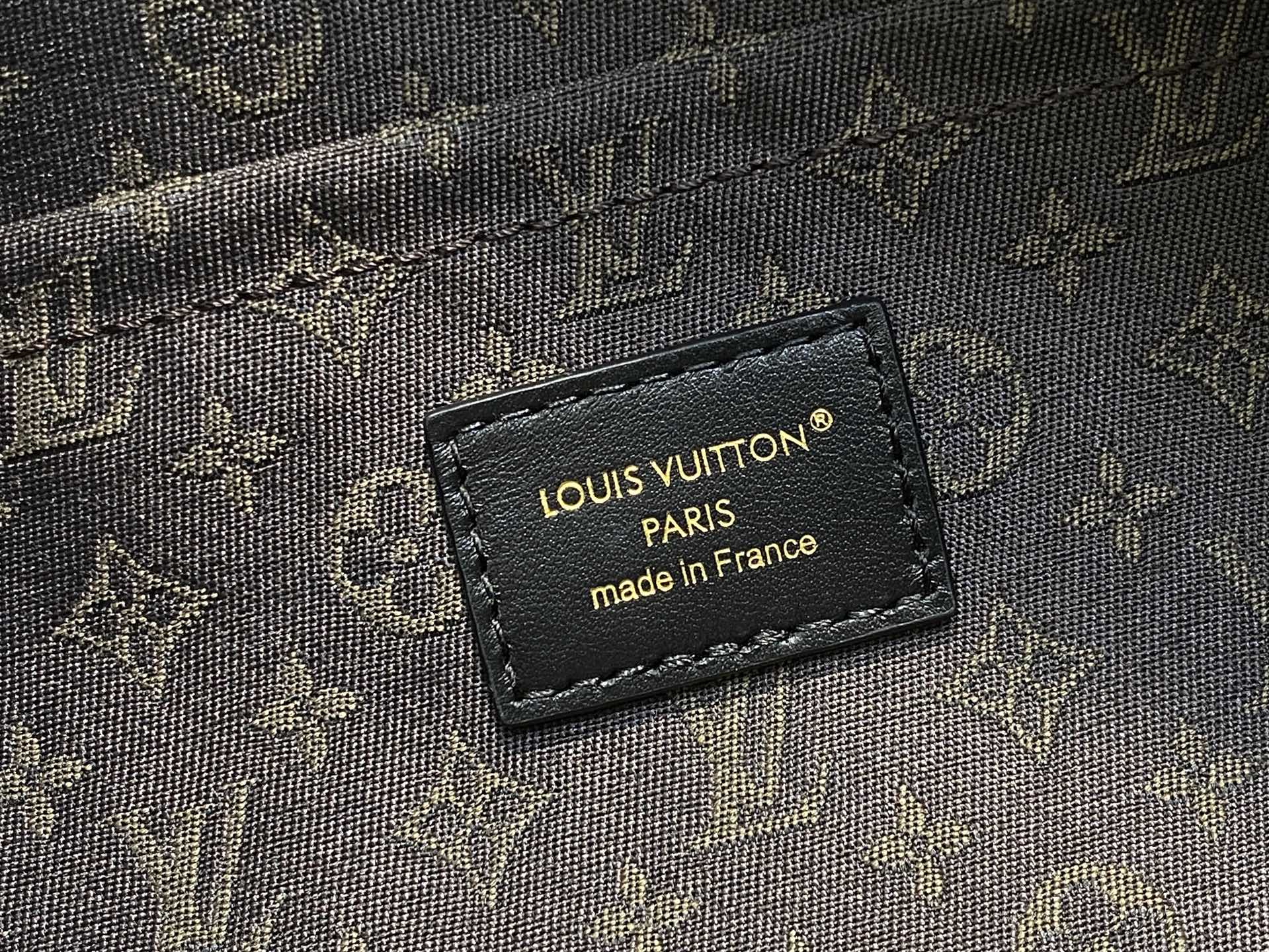 【顶级原单】M14702灰蓝色 全皮机车包 LV Biker中号手袋 机车包 M14702灰蓝色 M14