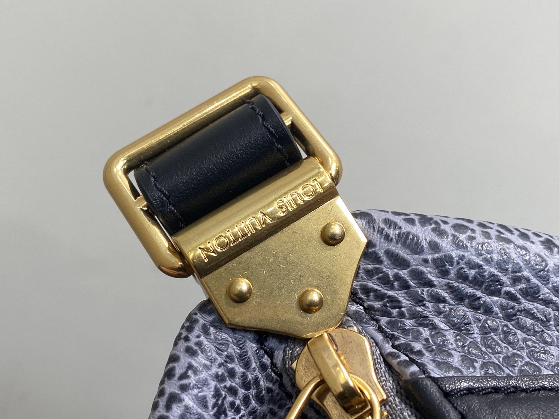 【顶级原单】M14702灰蓝色 全皮机车包 LV Biker中号手袋 机车包 M14702灰蓝色 M14