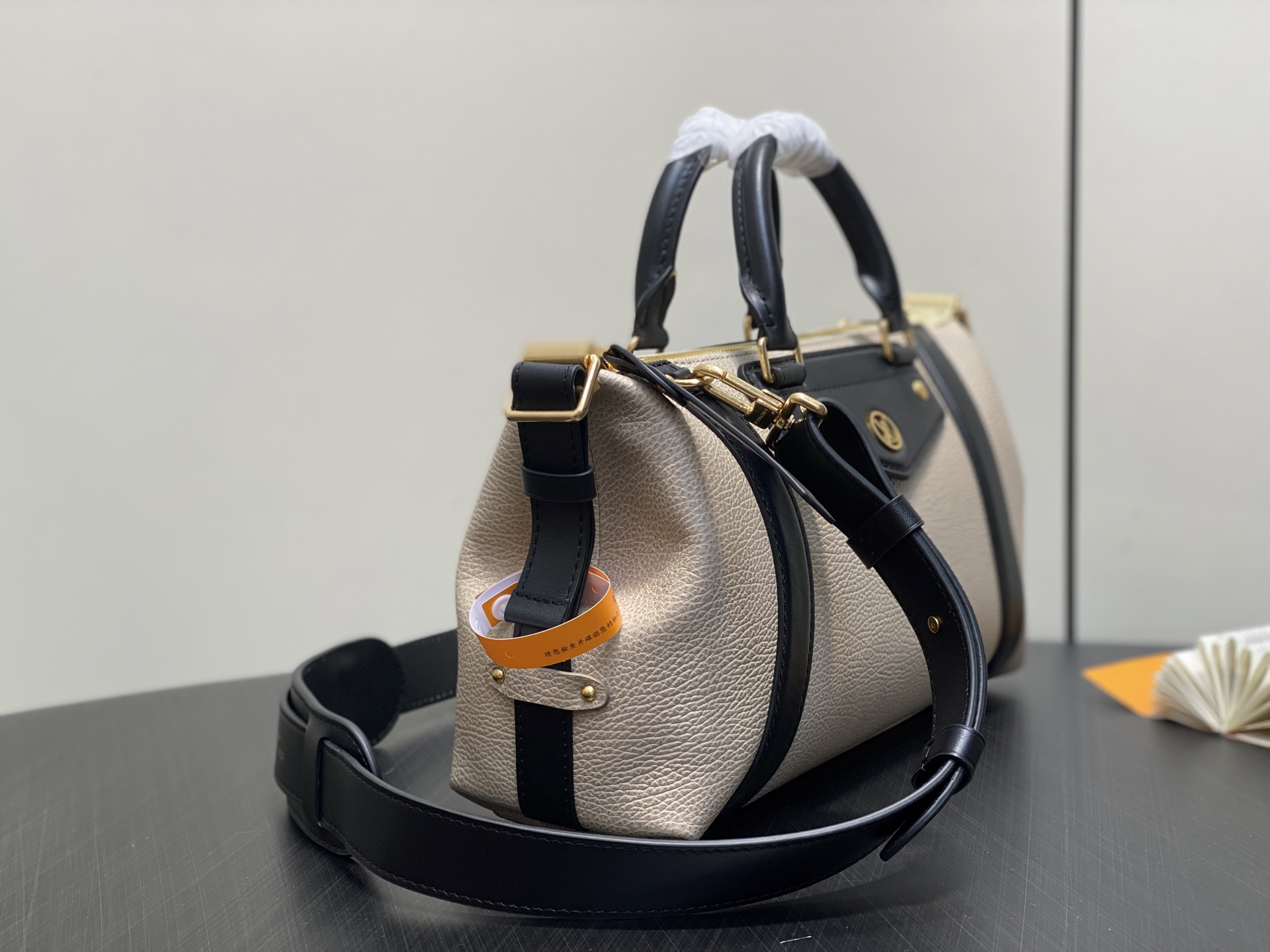 【顶级原单】M14721灰褐色 全皮机车包 LV Biker 小号手袋 M14514黑色 瞩目亮相202