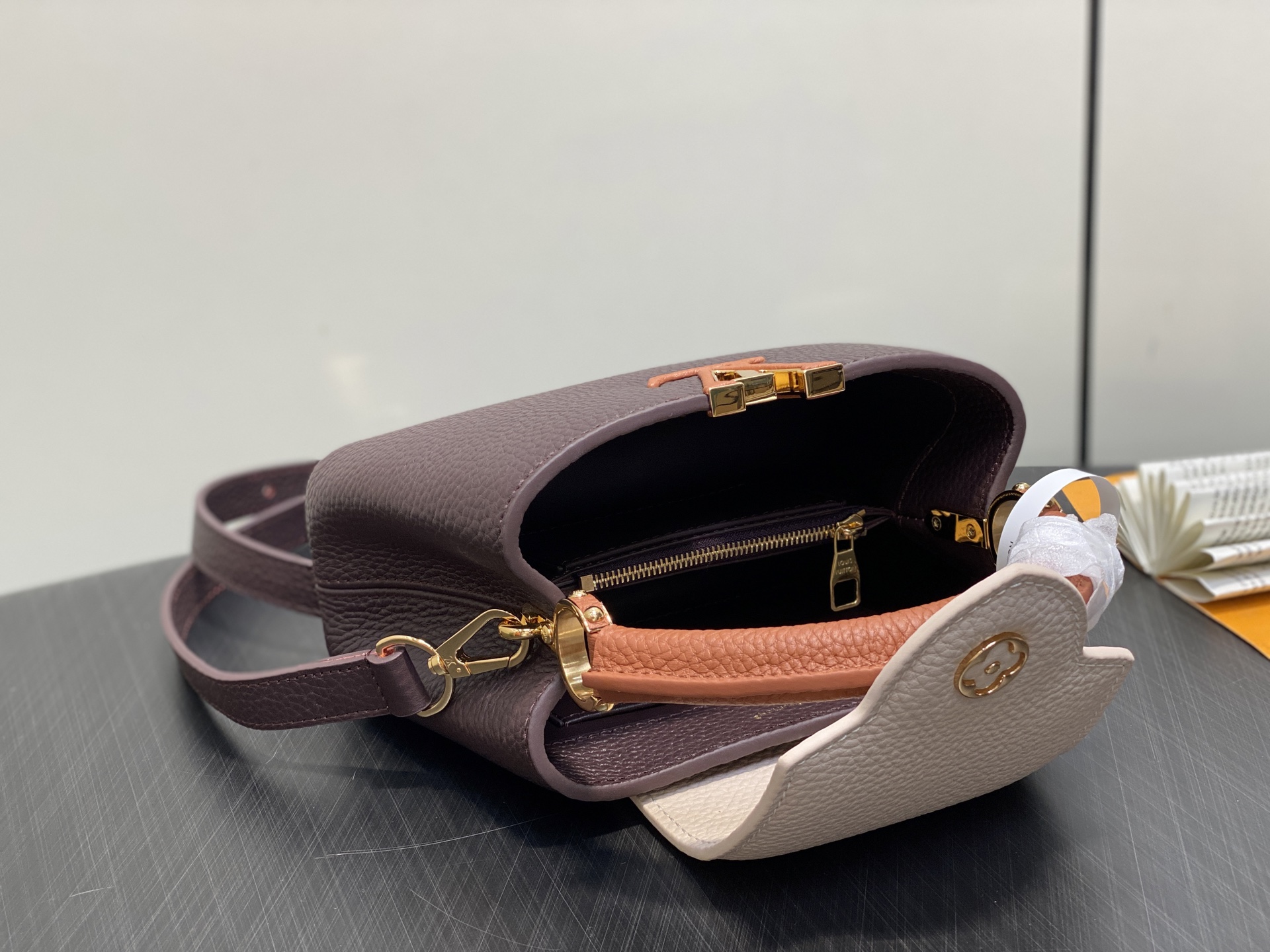 【顶级原单】M12952咖色拼色 全皮cap那英款 CAPUCINES 迷你手袋 本款 Capucine