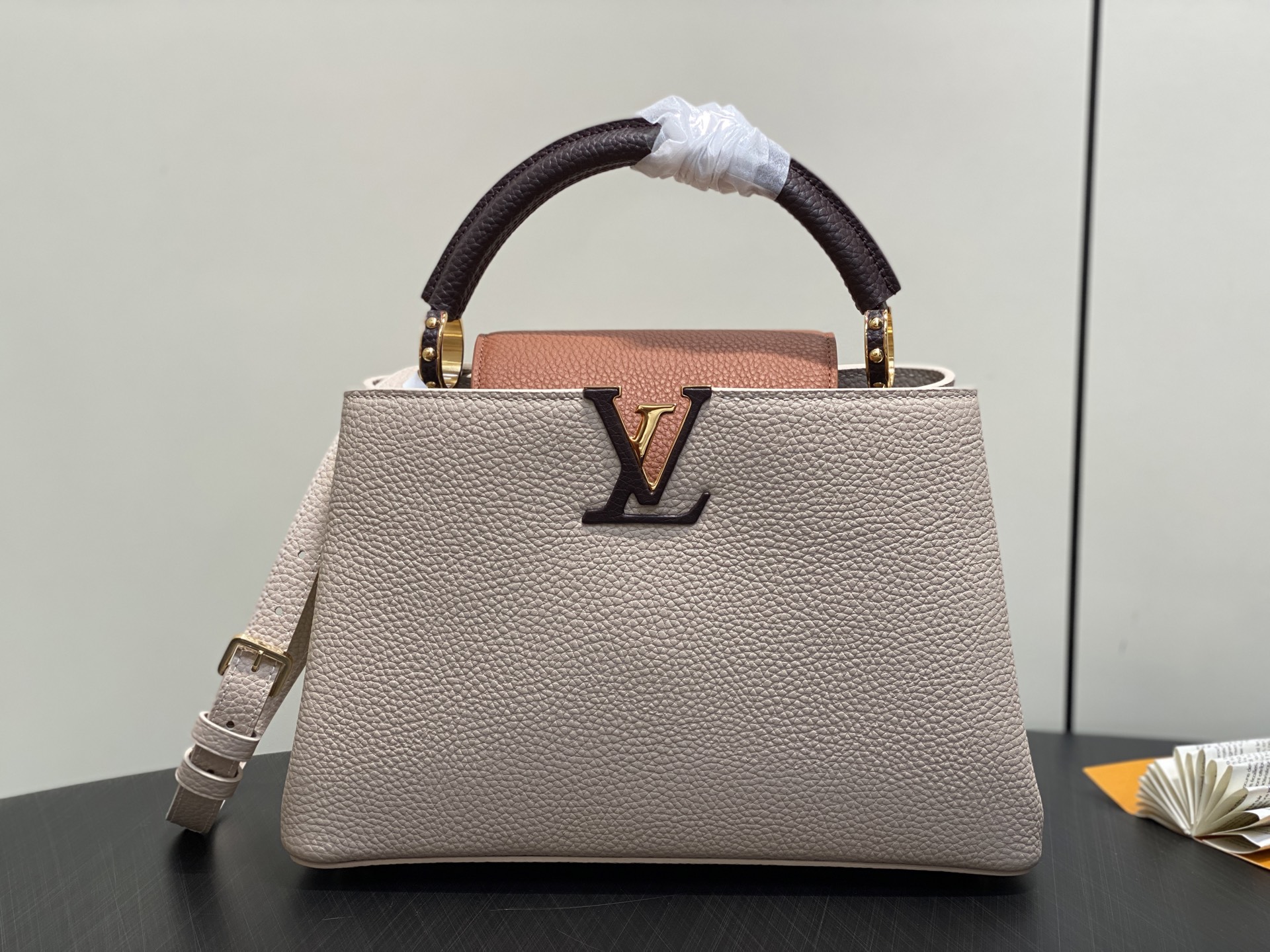 【顶级原单】M12956灰色拼色 全皮cap那英款 CAPUCINES 中号手袋 本款 Capucine