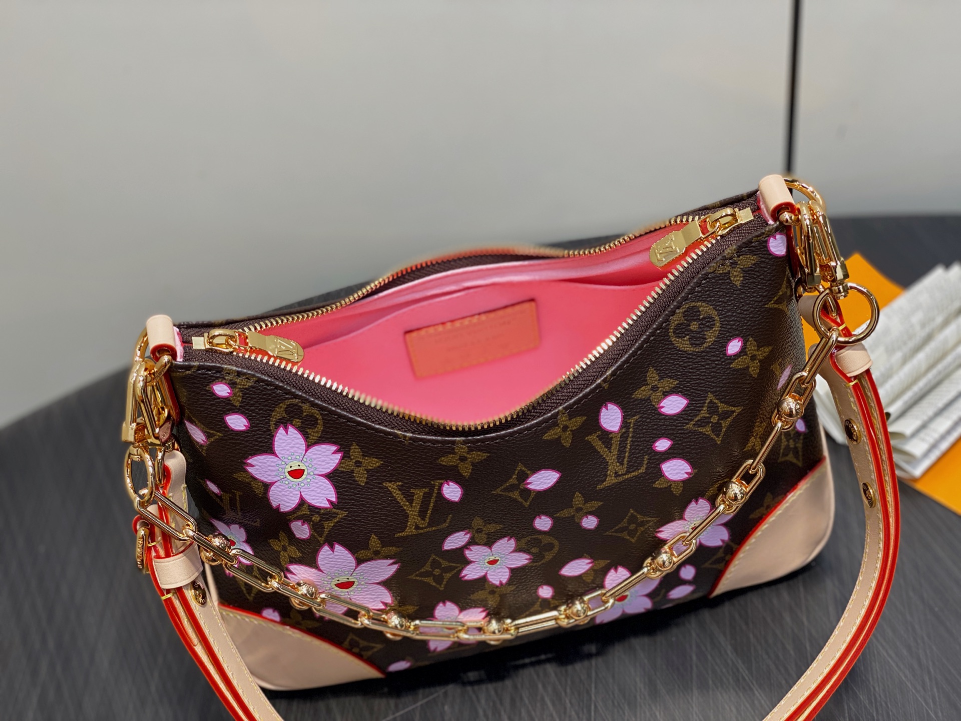【顶级原单】M13265樱花 丝印牛角包 LV x TM BOULOGNE 手袋 本款 Boulogne