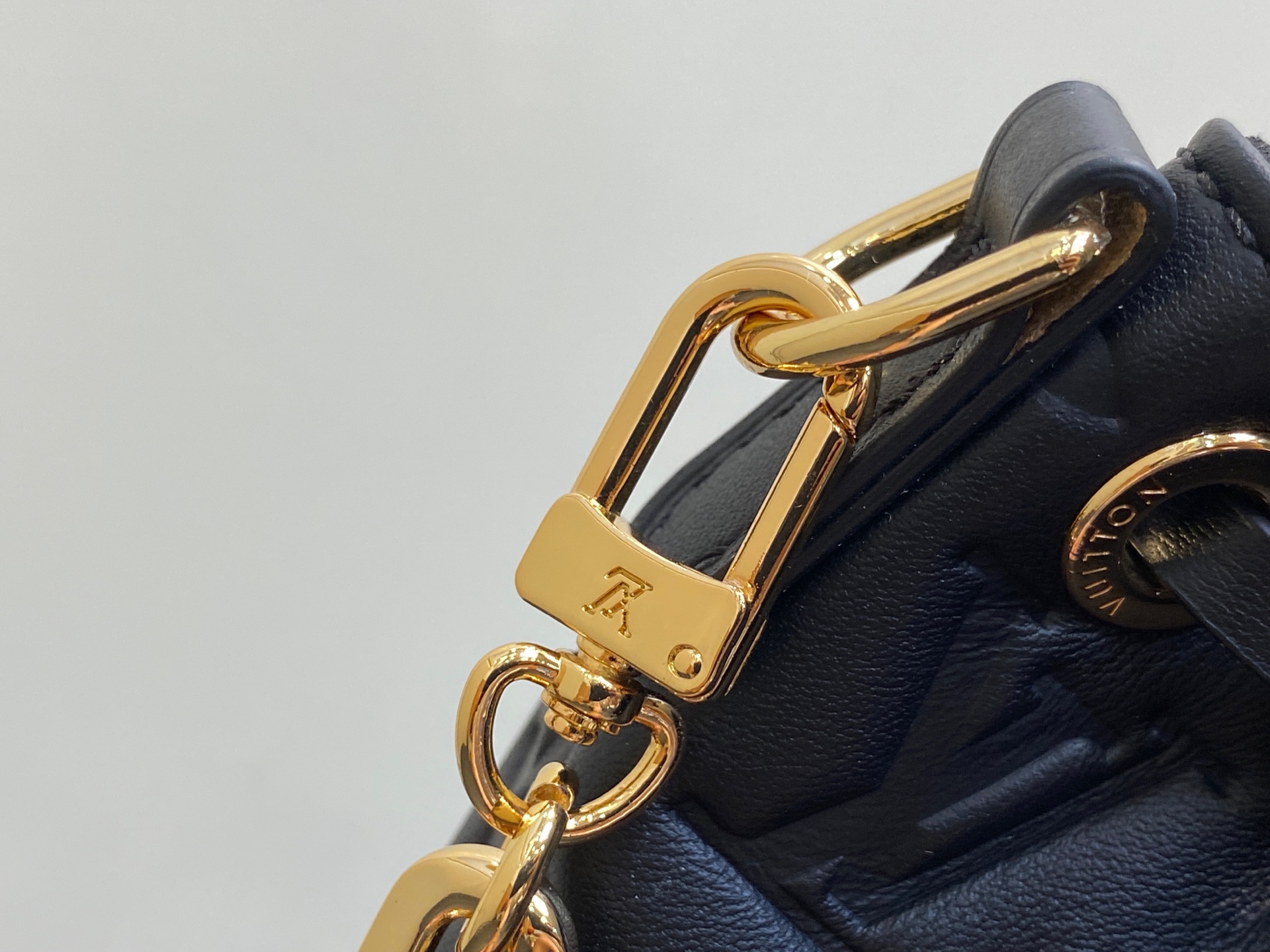 【顶级原单】M13387黑色 全皮压花双肩包 COUSSIN BACKPACK 迷你手袋 M13389粉
