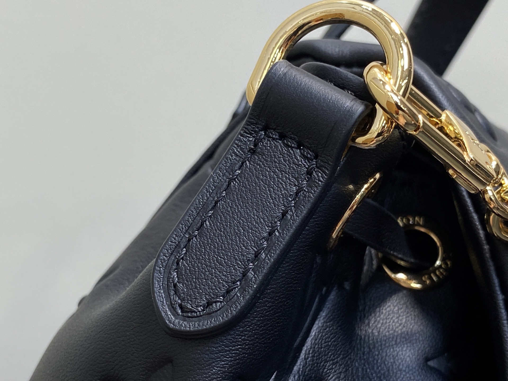 【顶级原单】M13387黑色 全皮压花双肩包 COUSSIN BACKPACK 迷你手袋 M13389粉