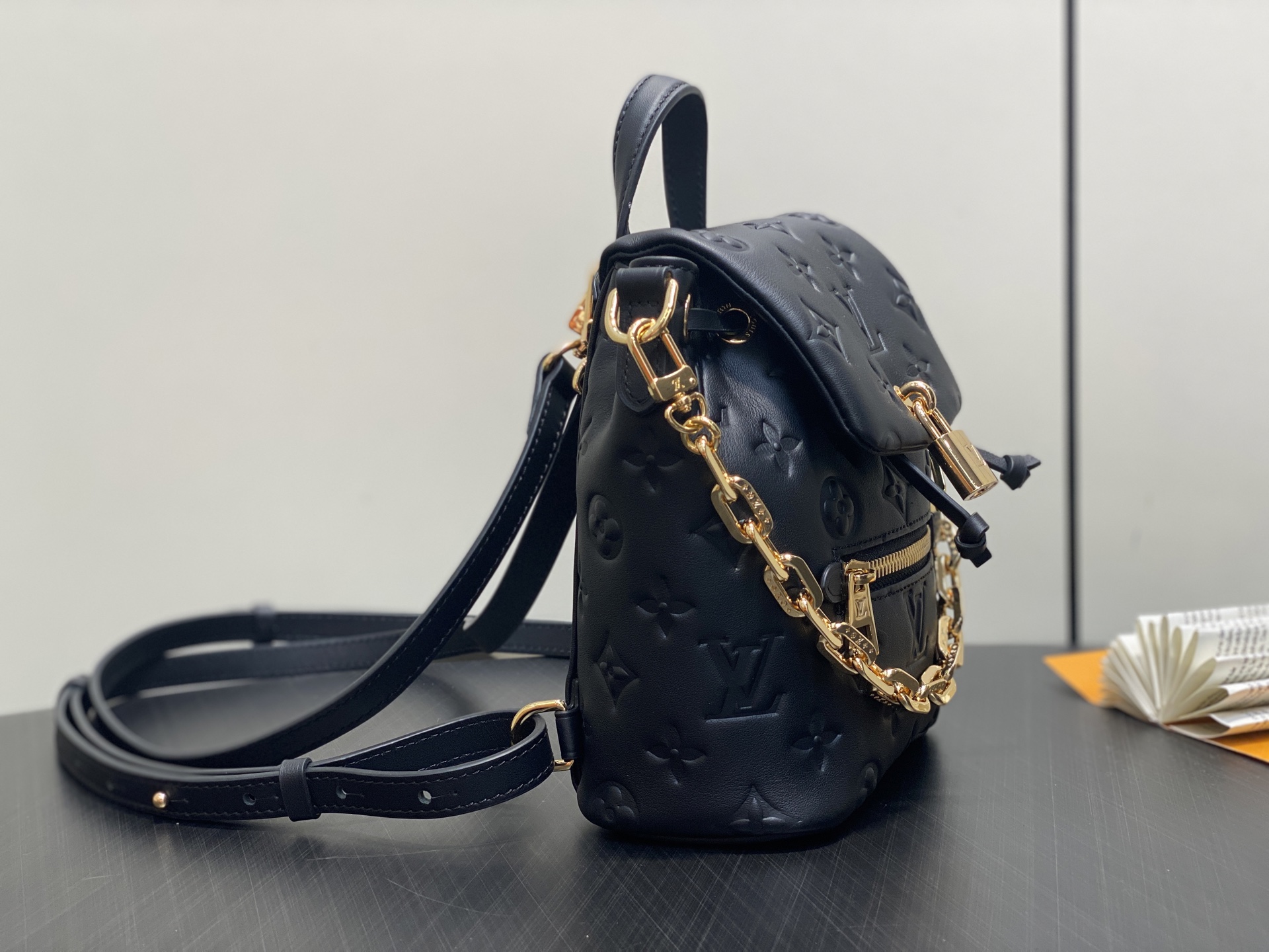 【顶级原单】M13387黑色 全皮压花双肩包 COUSSIN BACKPACK 迷你手袋 M13389粉