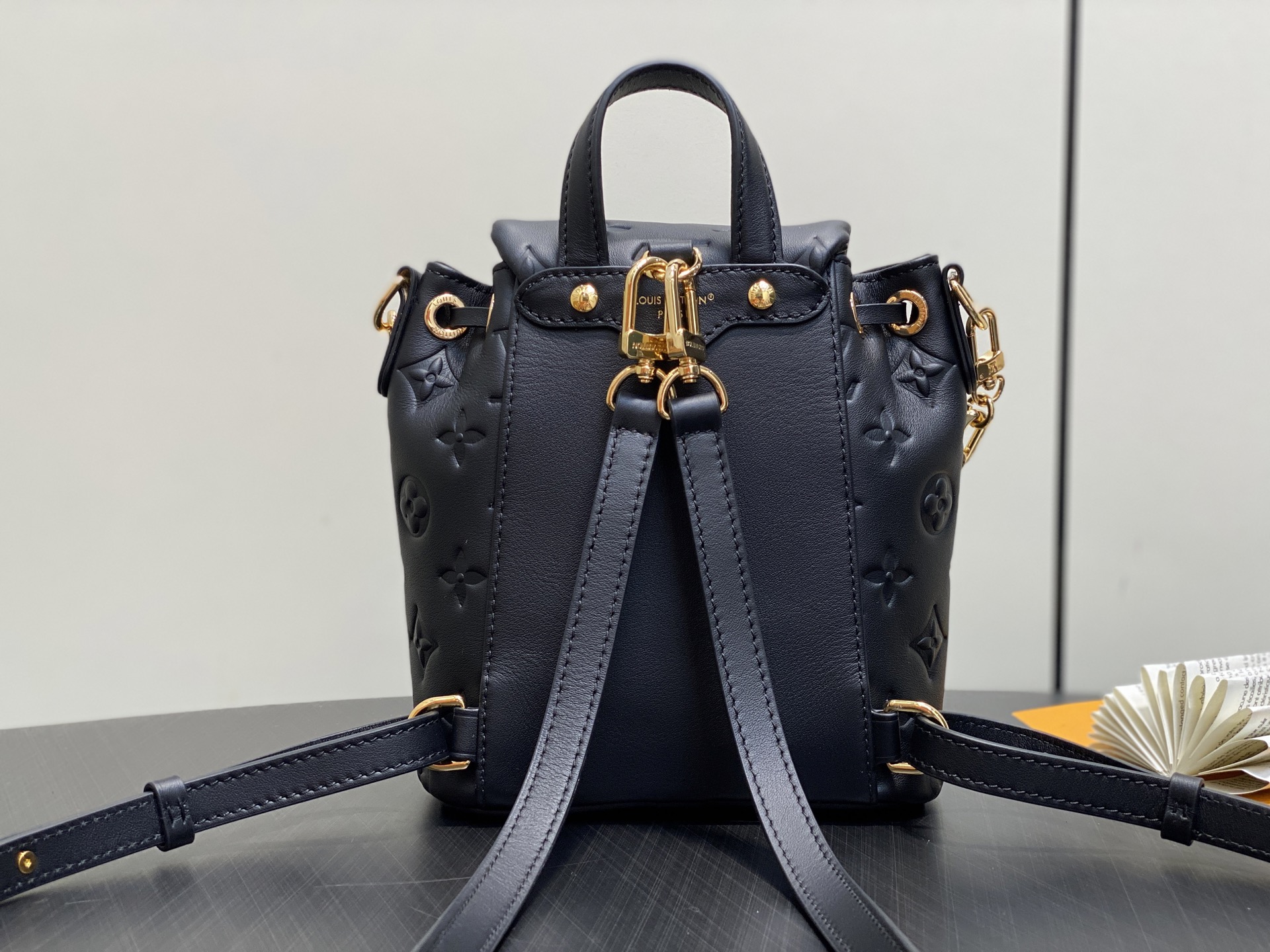 【顶级原单】M13387黑色 全皮压花双肩包 COUSSIN BACKPACK 迷你手袋 M13389粉