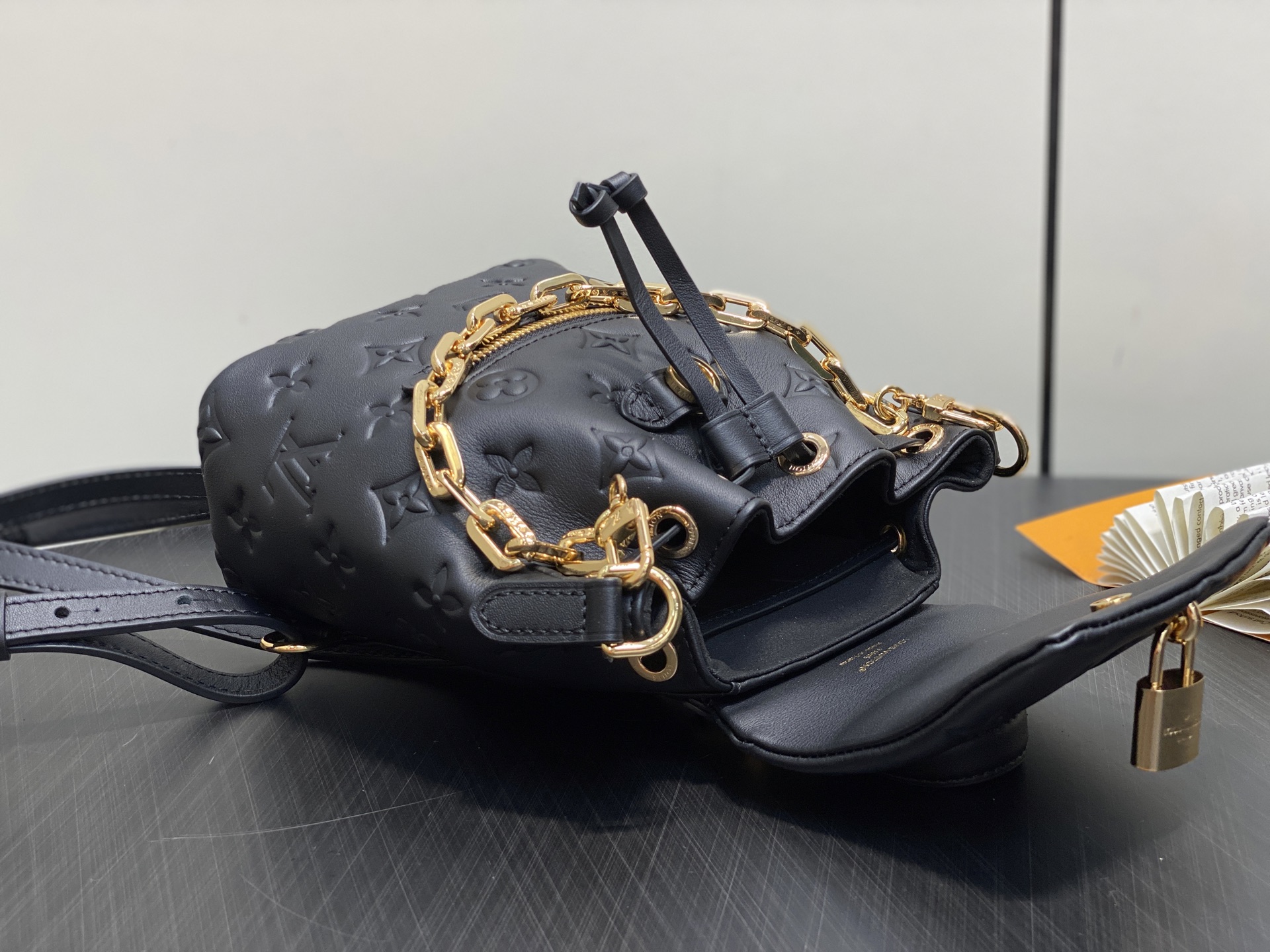【顶级原单】M13387黑色 全皮压花双肩包 COUSSIN BACKPACK 迷你手袋 M13389粉