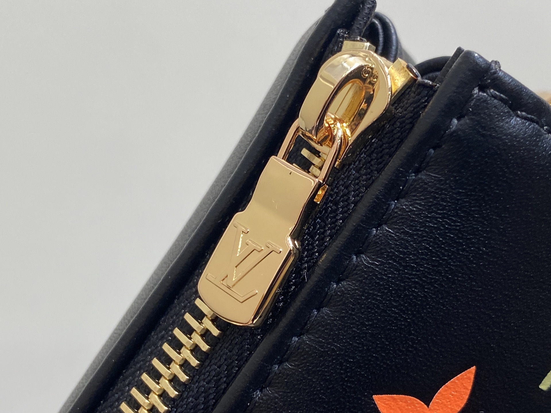 【顶级原单】M13232黑色三彩 全皮链条包系列 LV x TM COUSSIN BB 手袋 村上隆 本
