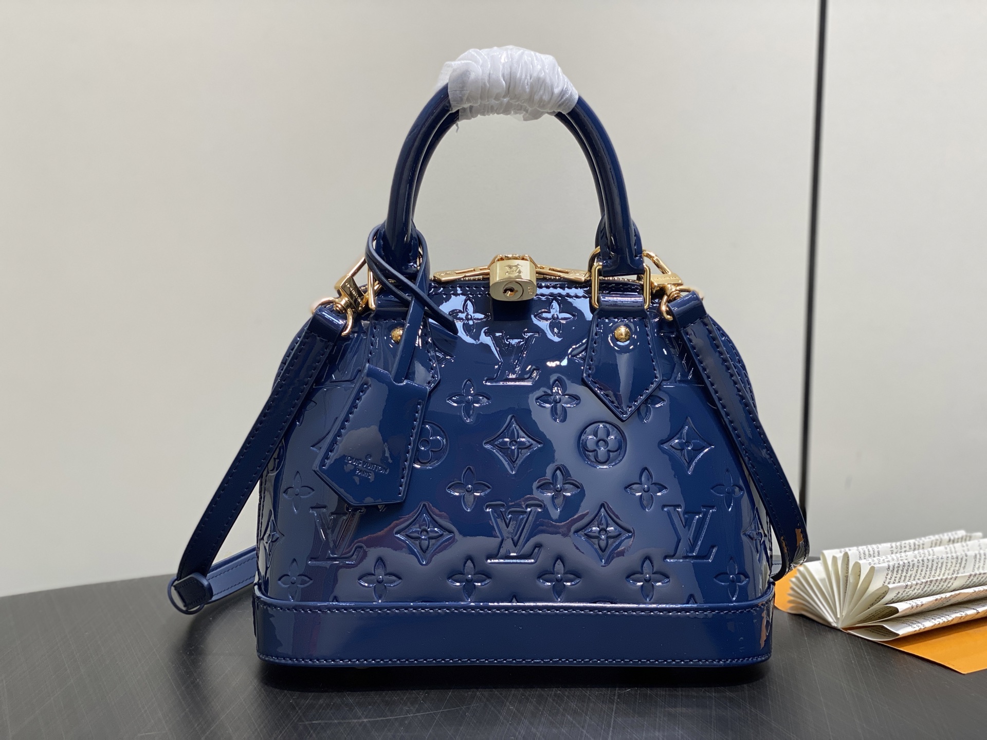 【顶级原单】M13169蓝色 漆皮压花贝壳包 ALMA BB 手袋 M91606 漆皮贝壳包压花小号，其