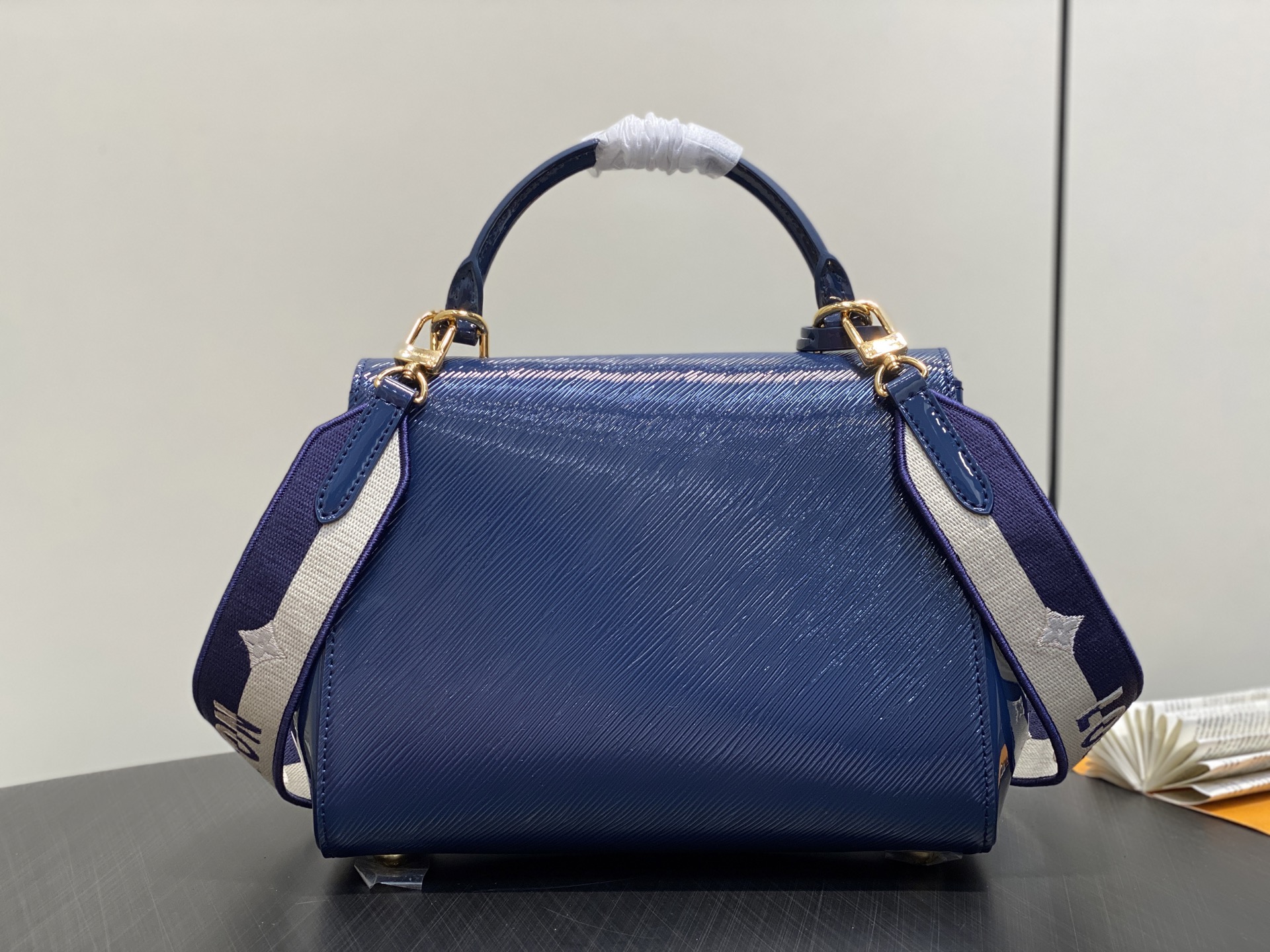 【顶级原单】M59134蓝色漆皮 水波纹手提包系列 CLUNY BB手袋 M58928 M24616 亮