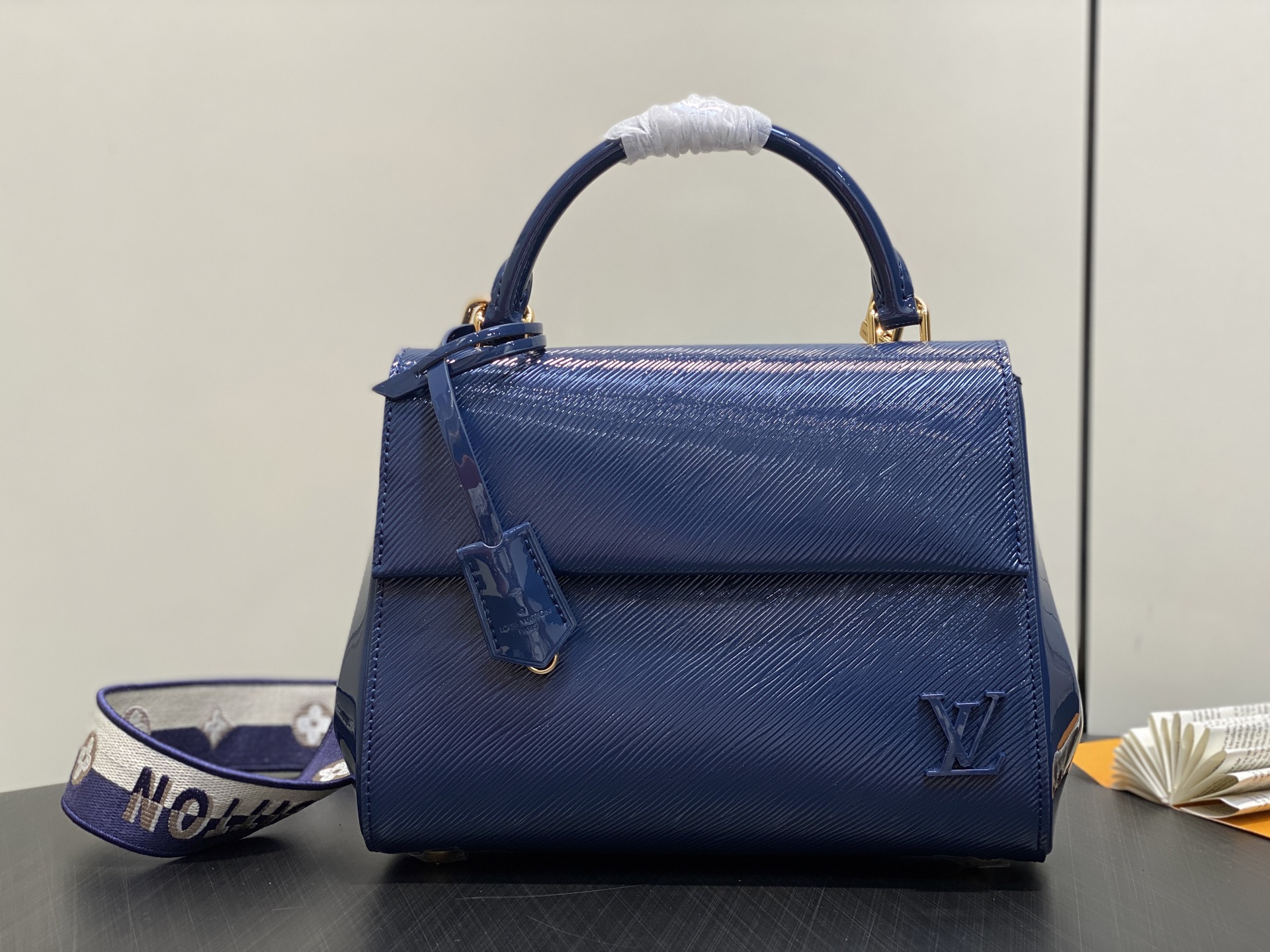 【顶级原单】M59134蓝色漆皮 水波纹手提包系列 CLUNY BB手袋 M58928 M24616 亮