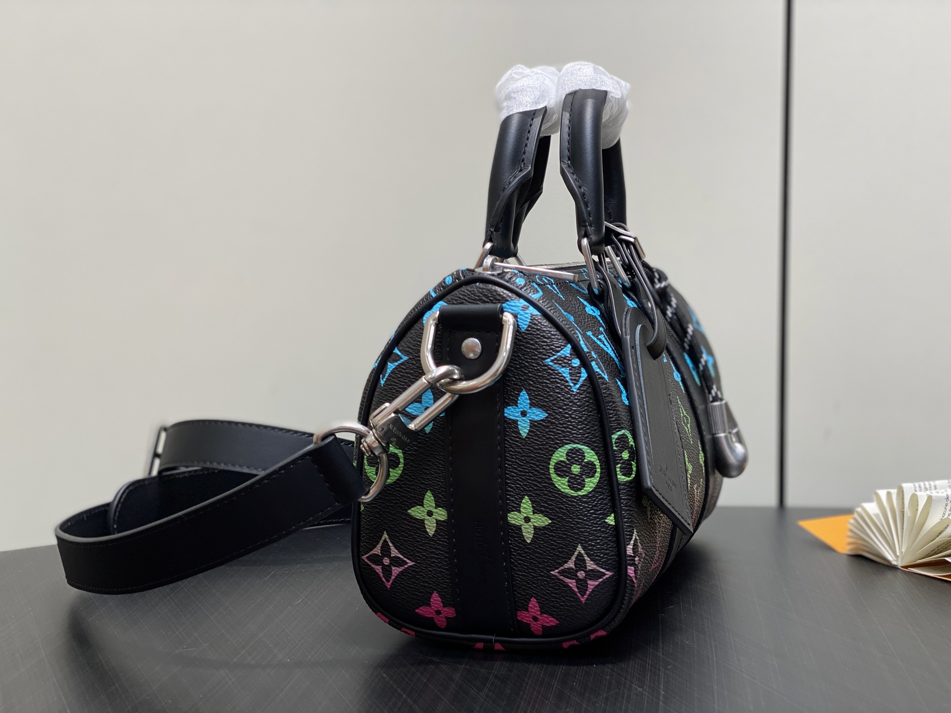 【顶级原单】M13935黑色渐变 男包枕头包Keepall 25 手袋 本款 Keepall 25 手袋