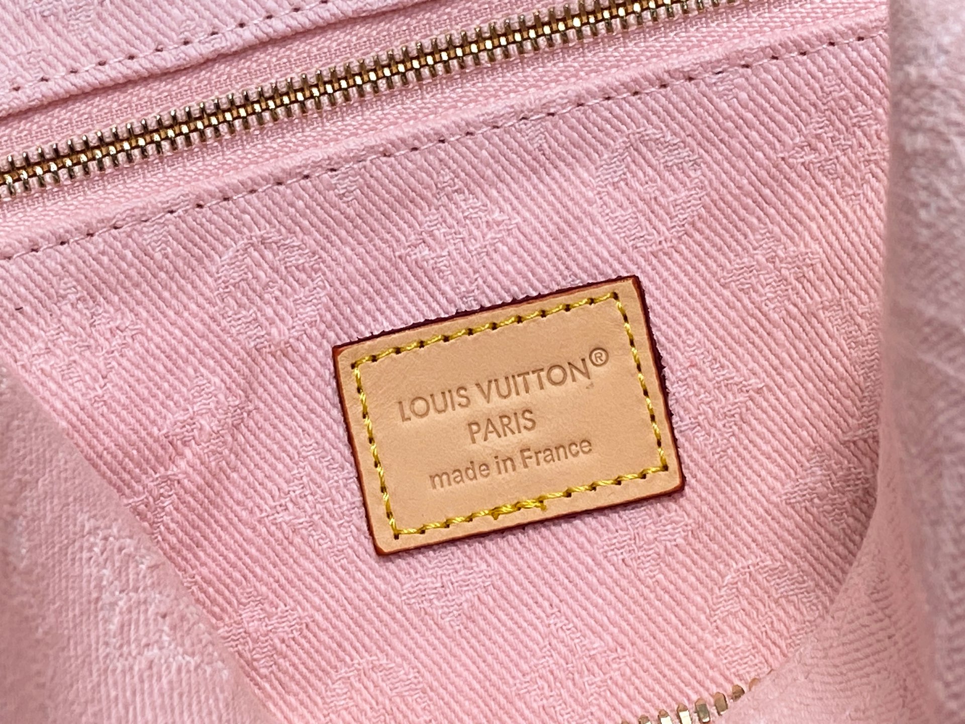  【顶级原单】M13750粉色 丹宁牛仔化妆包 POCHETTE COSMÉTIQUE 大号化妆包 本款