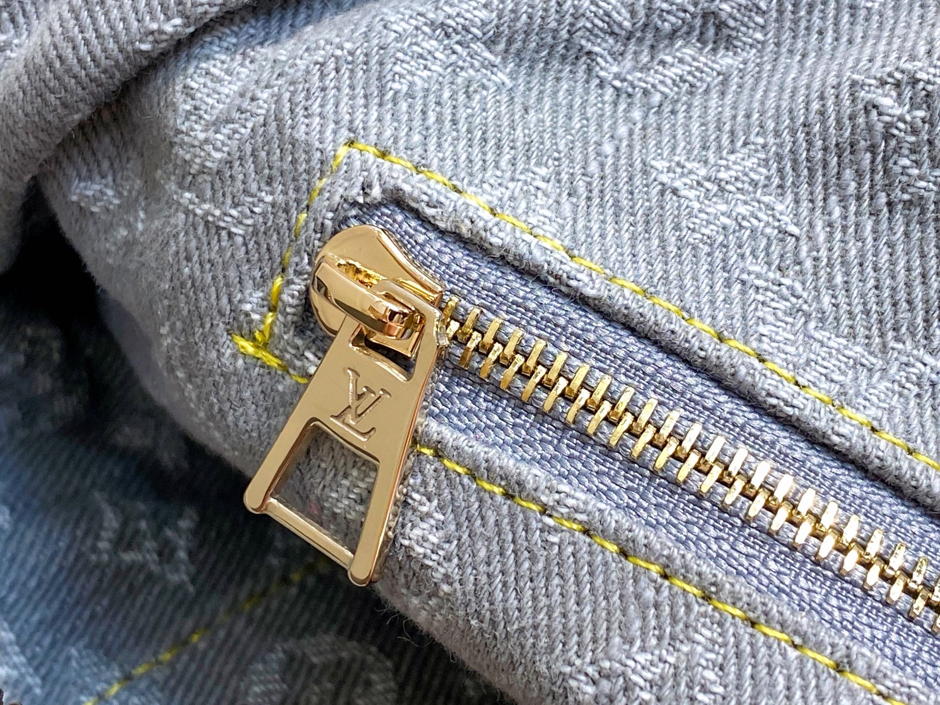  【顶级原单】M13750灰色 丹宁牛仔化妆包 POCHETTE COSMÉTIQUE 大号化妆包 本款