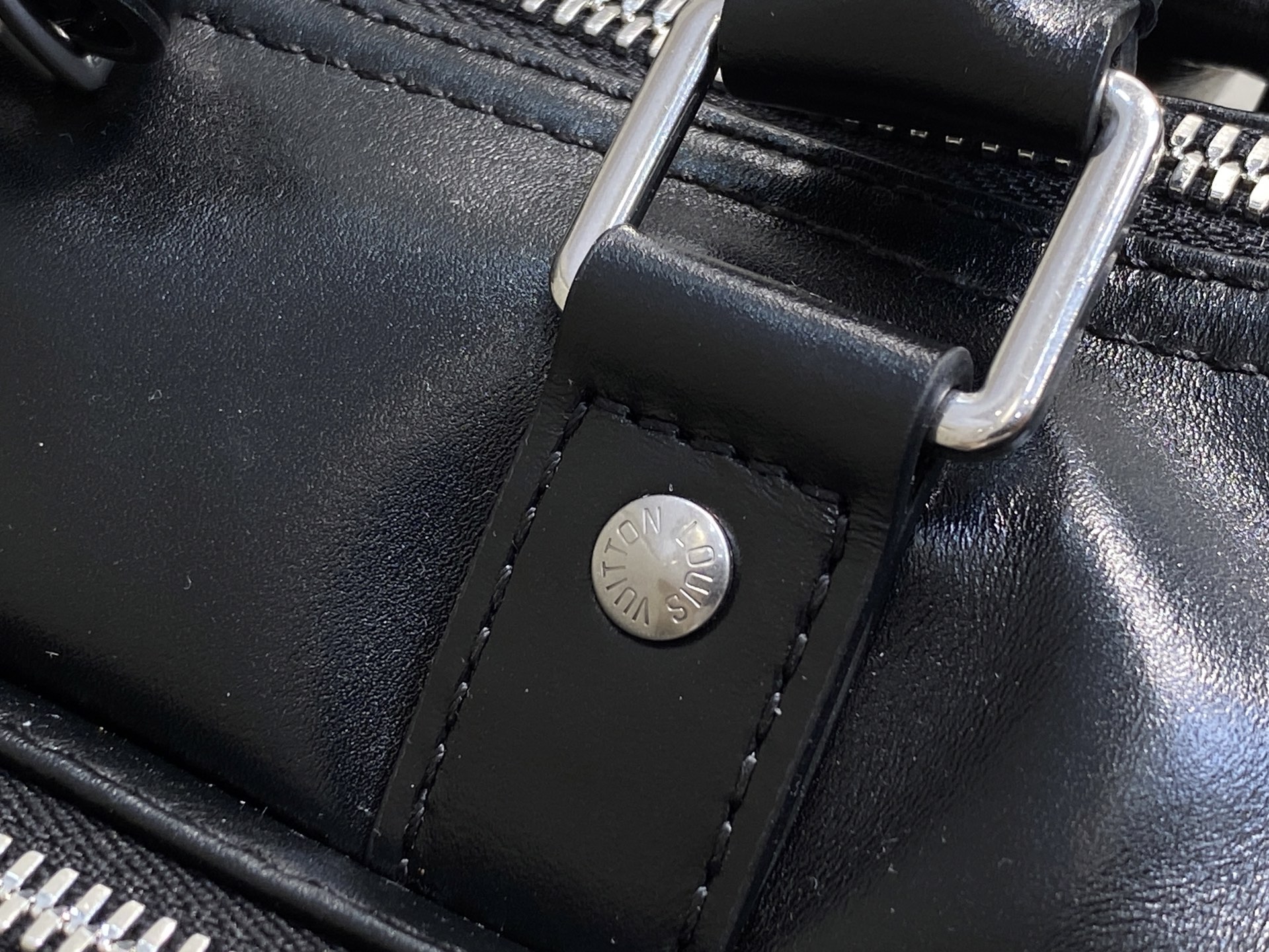【顶级原单】M13988黑色 全皮男包枕头包 KEEPALL BANDOULIÈRE 25 手袋 本款 