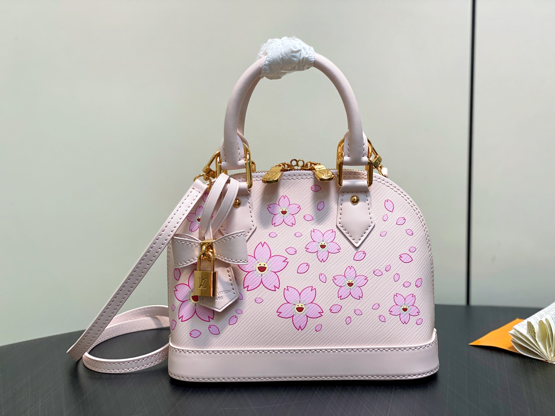 【顶级原单】M13104粉色 樱花水波纹贝壳包 LV × TM alma BB 手袋 日本艺术家 村上隆