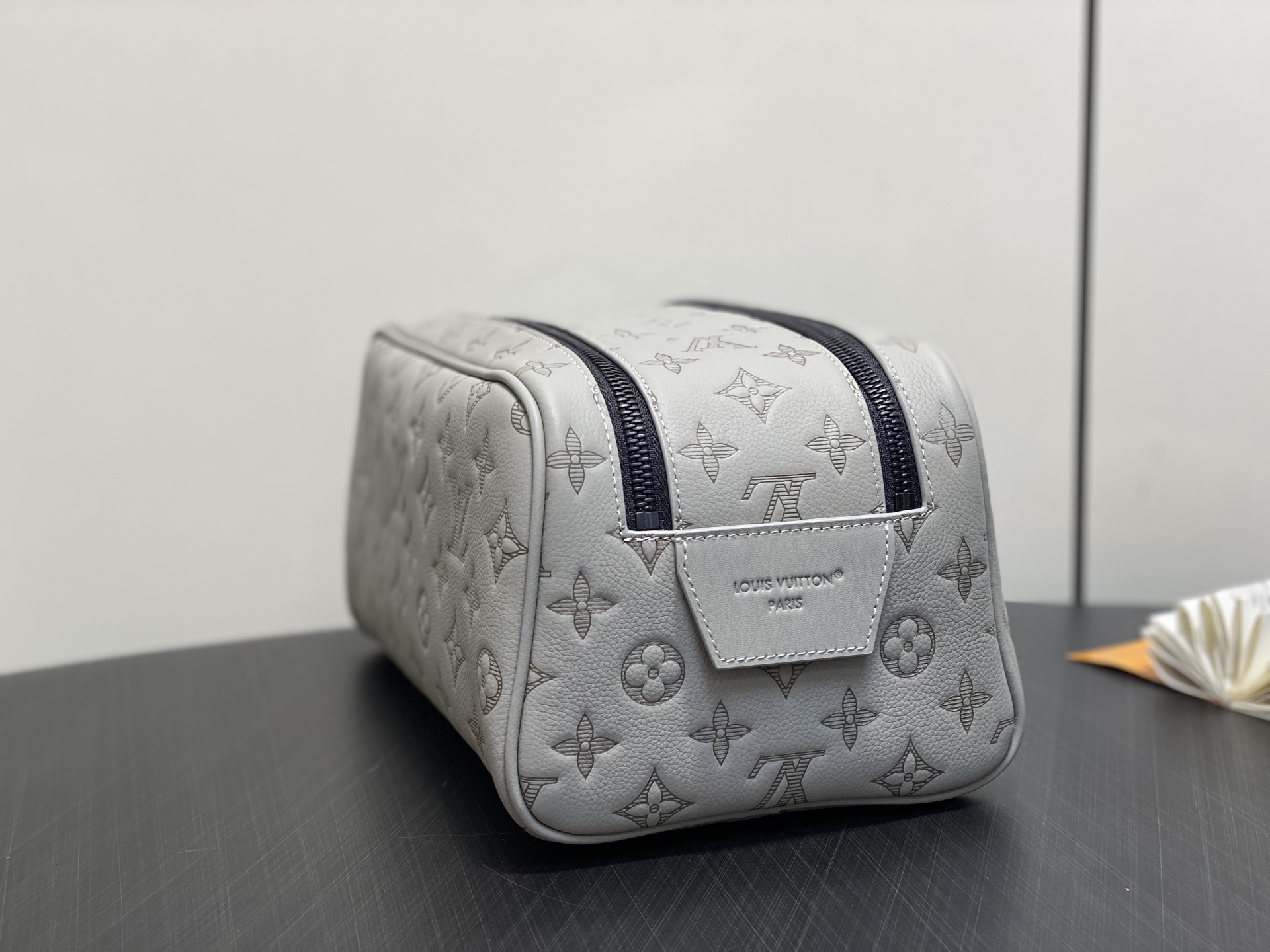 【顶级原单】M14485灰色 全皮压花洗漱包 Dopp Kit 盥洗袋 M14885浅蓝 M14843深