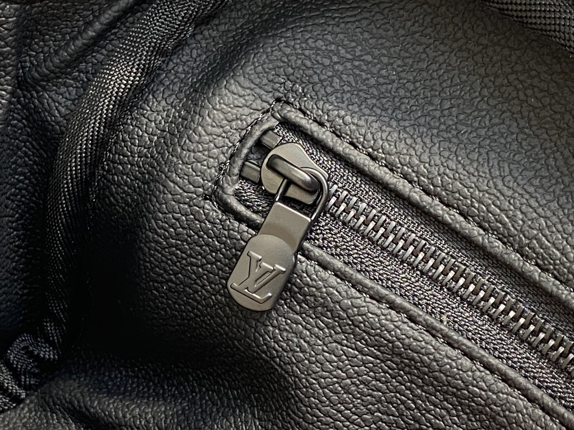 【顶级原单】M14485灰色 全皮压花洗漱包 Dopp Kit 盥洗袋 M14885浅蓝 M14843深