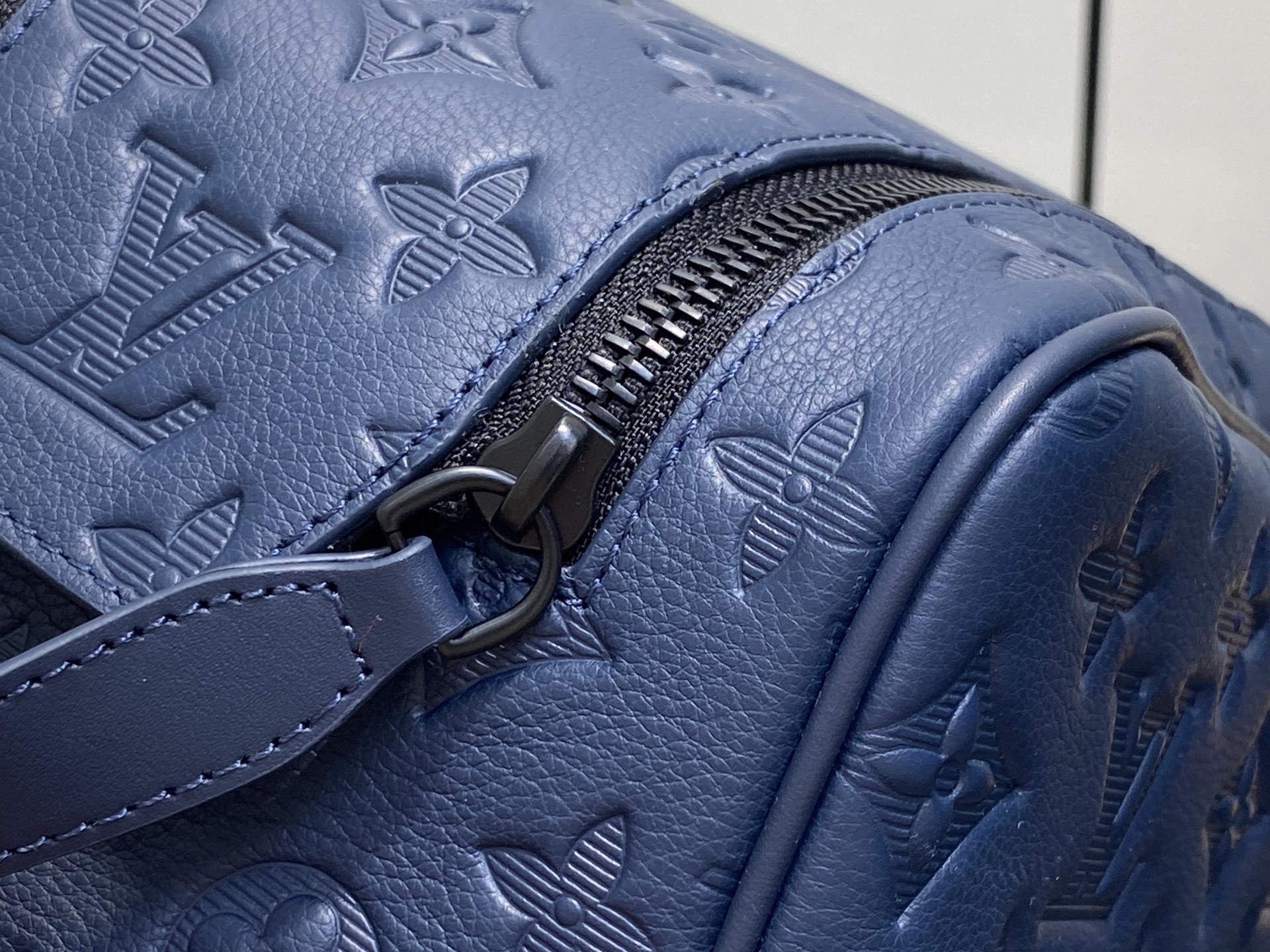 【顶级原单】M14843深蓝 全皮压花洗漱包 Dopp Kit 盥洗袋 M14485灰色 M14885浅