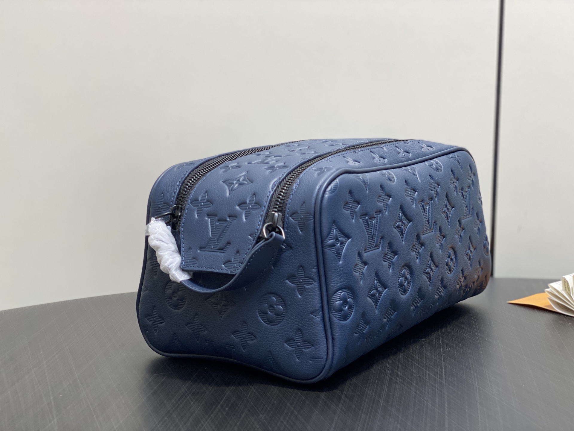 【顶级原单】M14843深蓝 全皮压花洗漱包 Dopp Kit 盥洗袋 M14485灰色 M14885浅